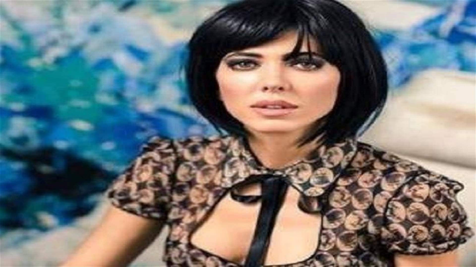 بالصور: فنّانة تتعرّى احتجاجاً على أحداث التحرّش في ألمانيا