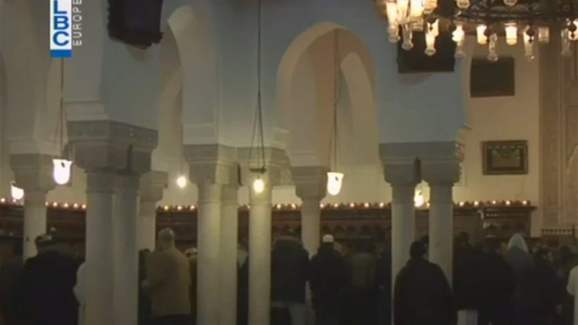 REPORT: Hollande pays surprise visit to main Paris mosque