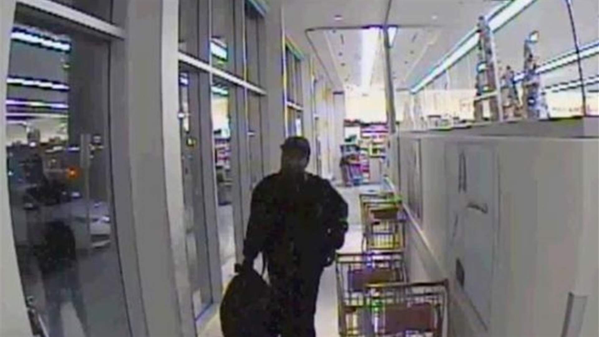 Video Shows Man Stealing over $1,500 Worth of Chewing Gum 