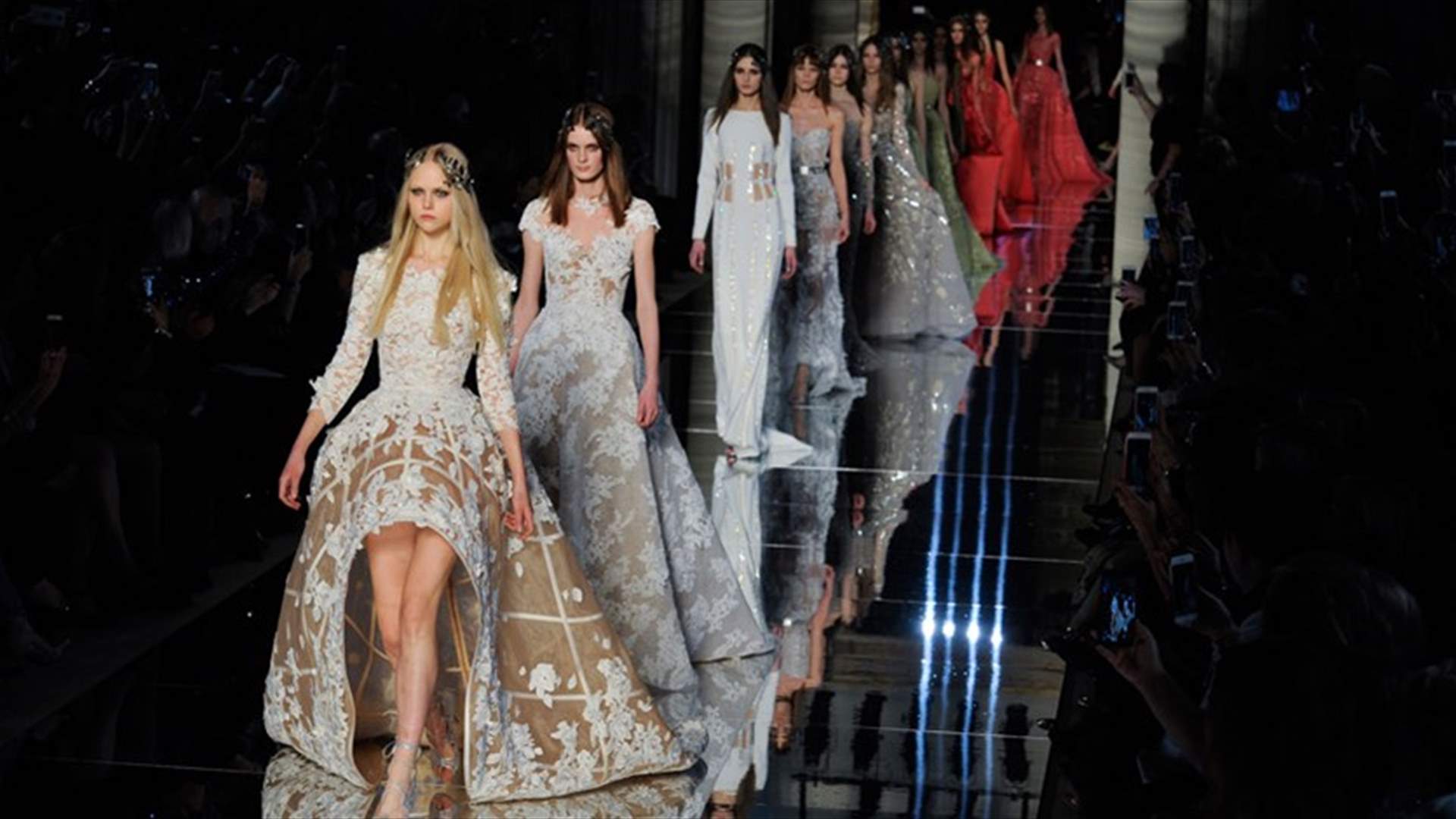 بالصوّر: مجموعة زهير مراد للخياطة الراقية لربيع 2016... إبداع ورقيّ