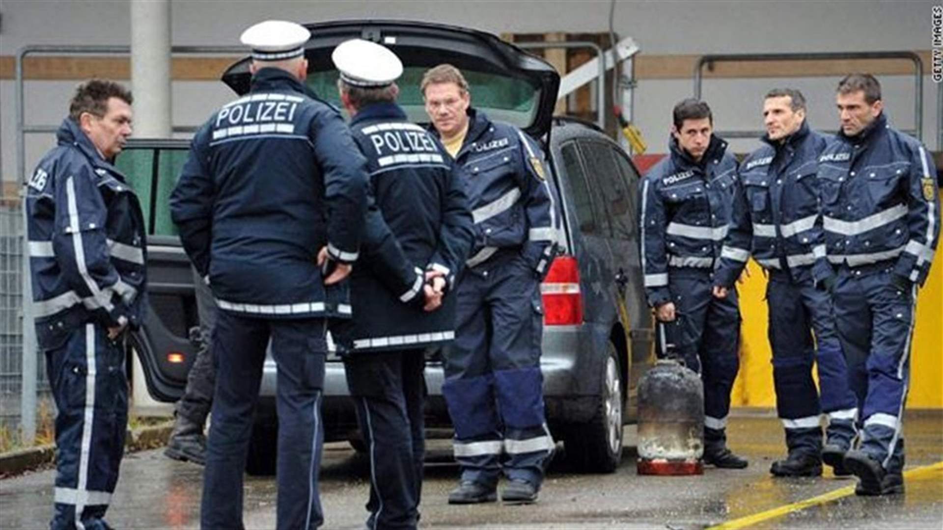 German police raid properties in search for IS suspects