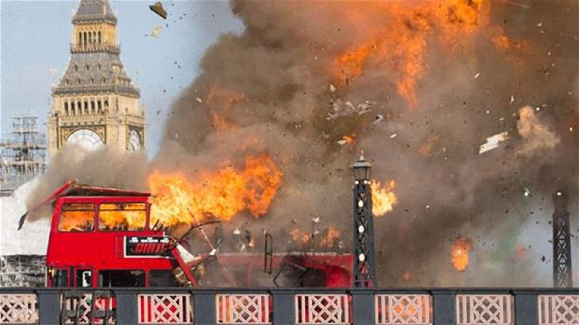 بالصور....ما حقيقة هذا الانفجار في لندن؟ 