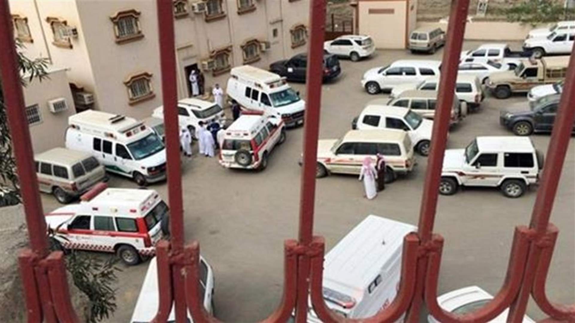 عدد من القتلى والجرحى بهجوم مسلح على مكتب تعليمي في جنوب السعودية 