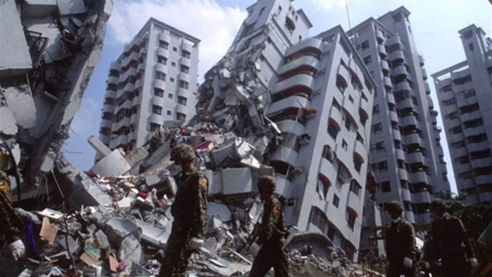 اكثر من مئة قتيل بانهيار المبنى السكني في تايوان 