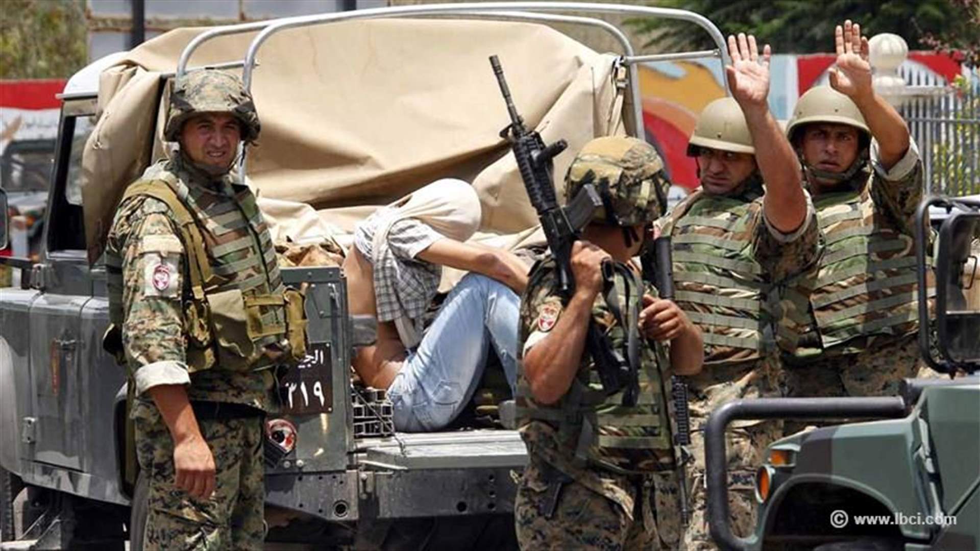  مداهمات للجيش في تربل و علي النهري وتوقيف 61 سوريا 