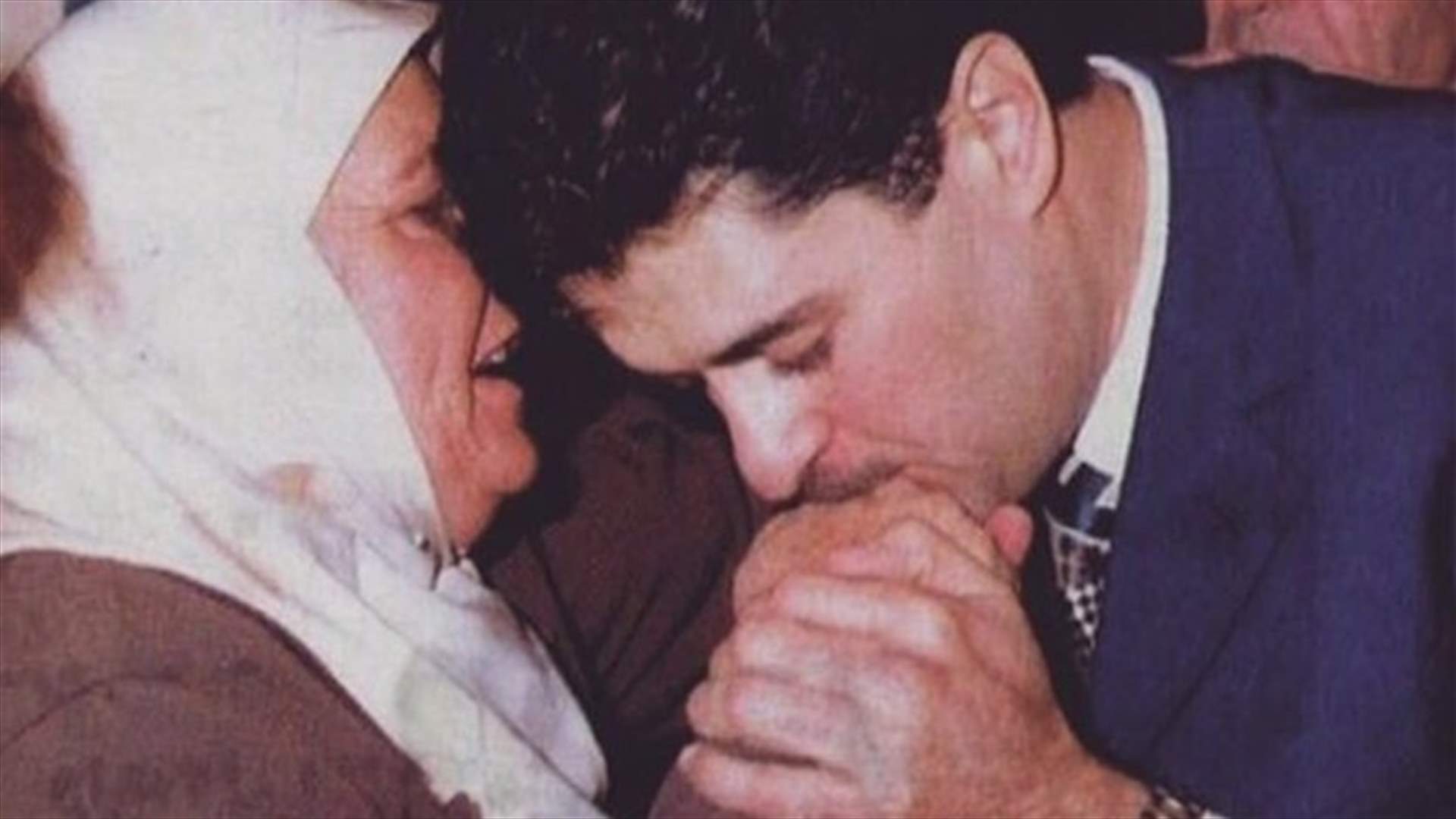 في أول تعليقٍ له بعد وفاتها... راغب علامة يودّع والدته بكلماتٍ مؤثّرة