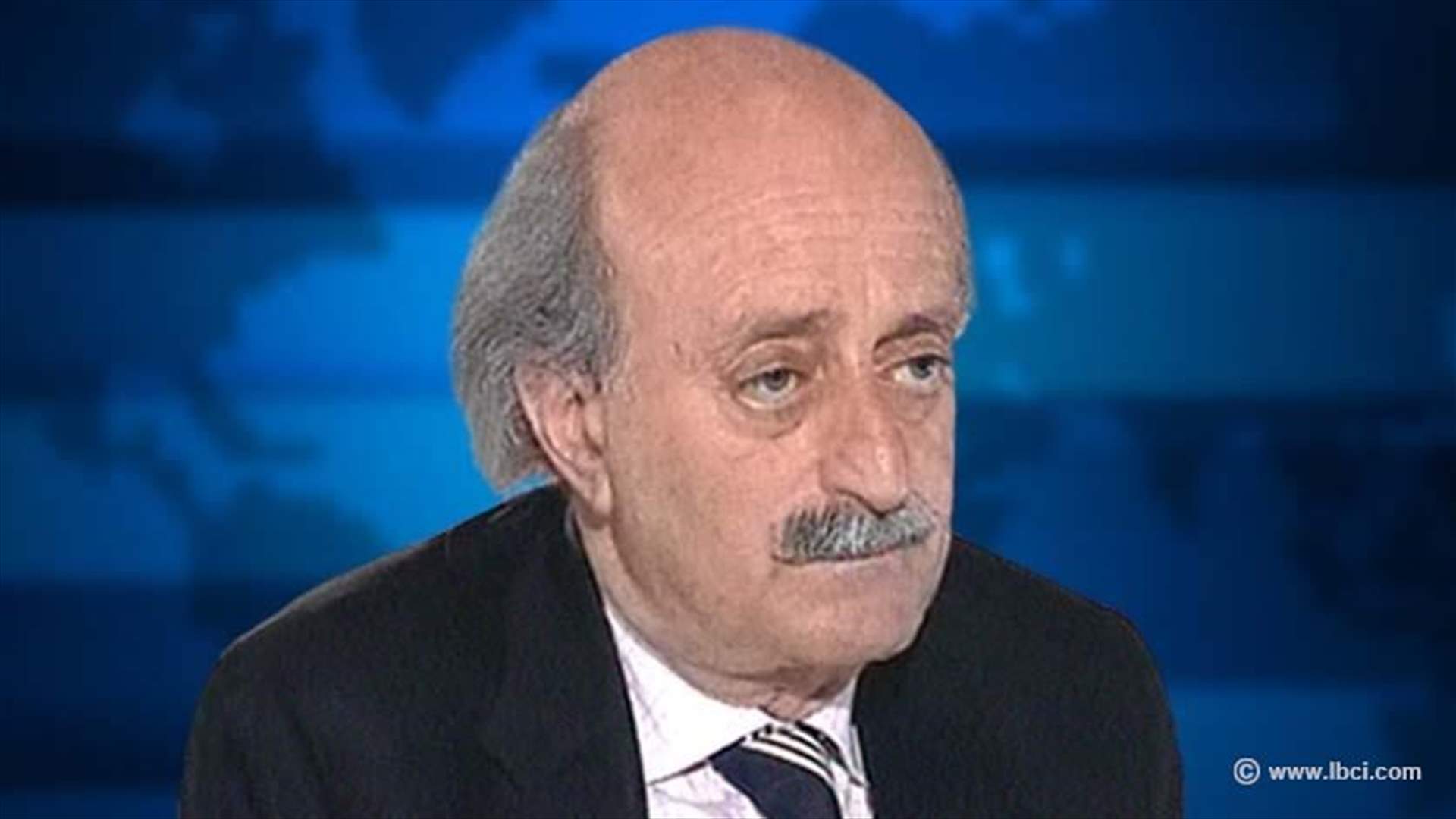 MP Jumblatt urges government to resort to sanitary landfills 