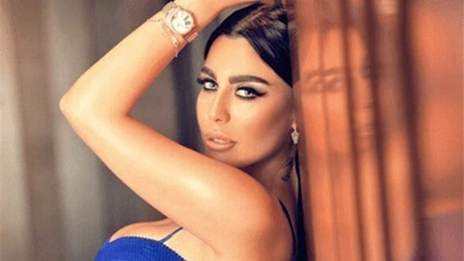 ليلى اسكندر تنشر صورة مع زوجها في السرير