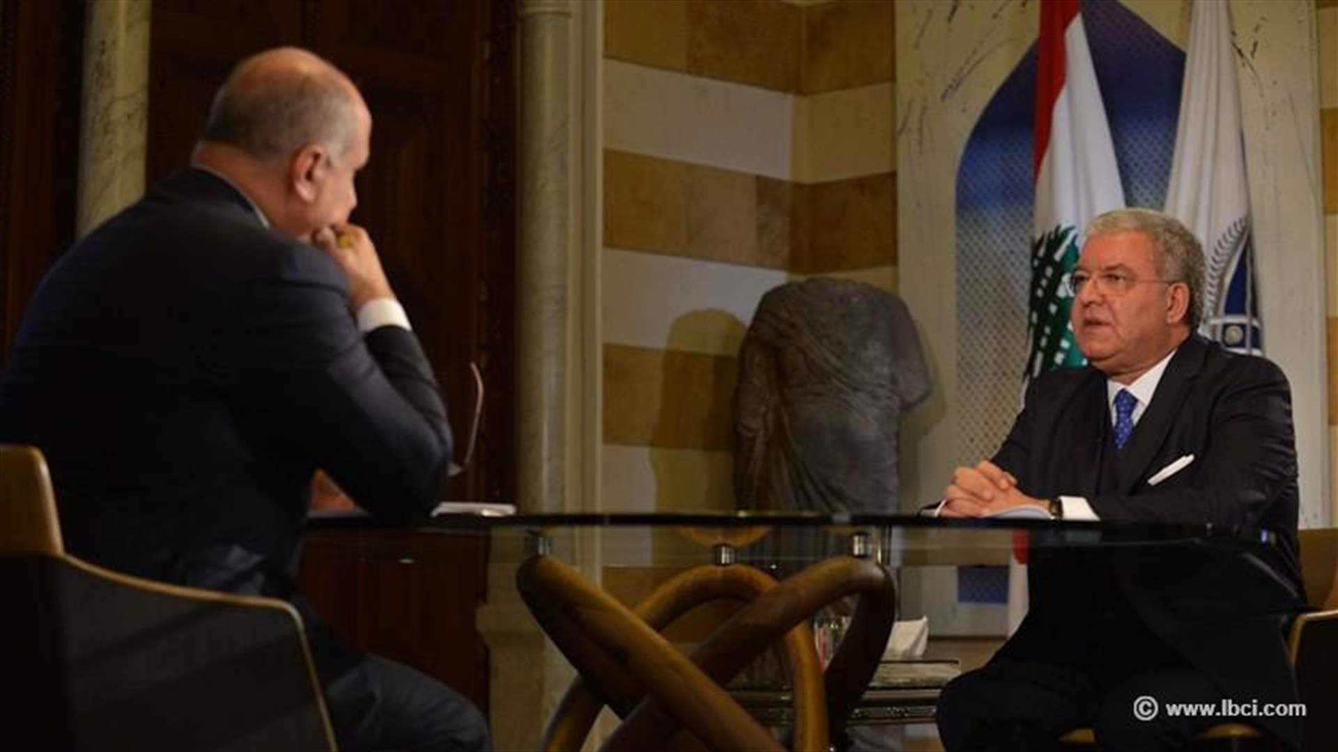 نهاد المشنوق للـLBCI : أنا من اقترح الإستقالة... ويجب إنهاء الحوار مع حزب الله 
