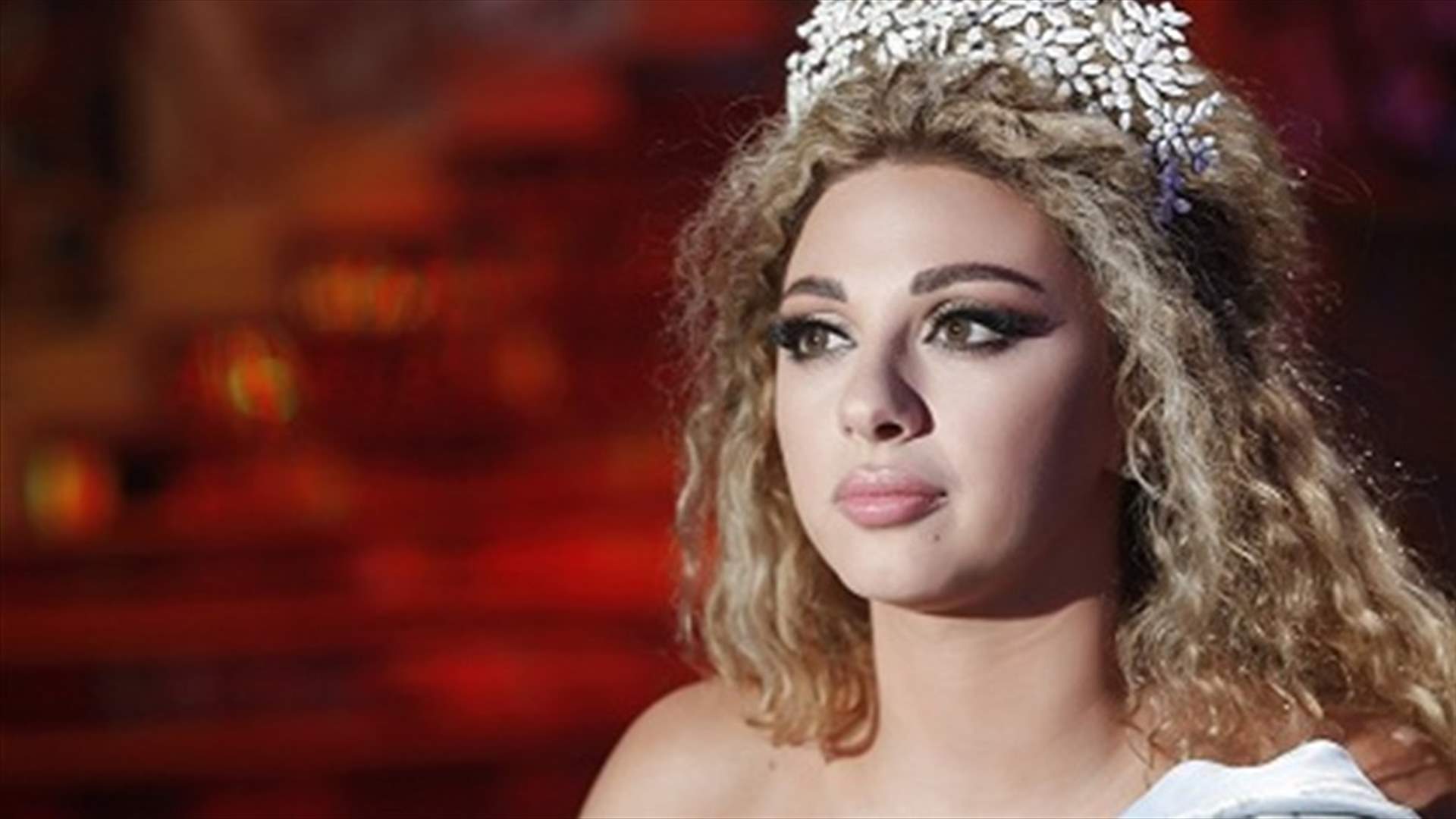 بالصورة: ميريام فارس بفستان قصير بعد الانجاب.. هل فقدت رشاقتها؟