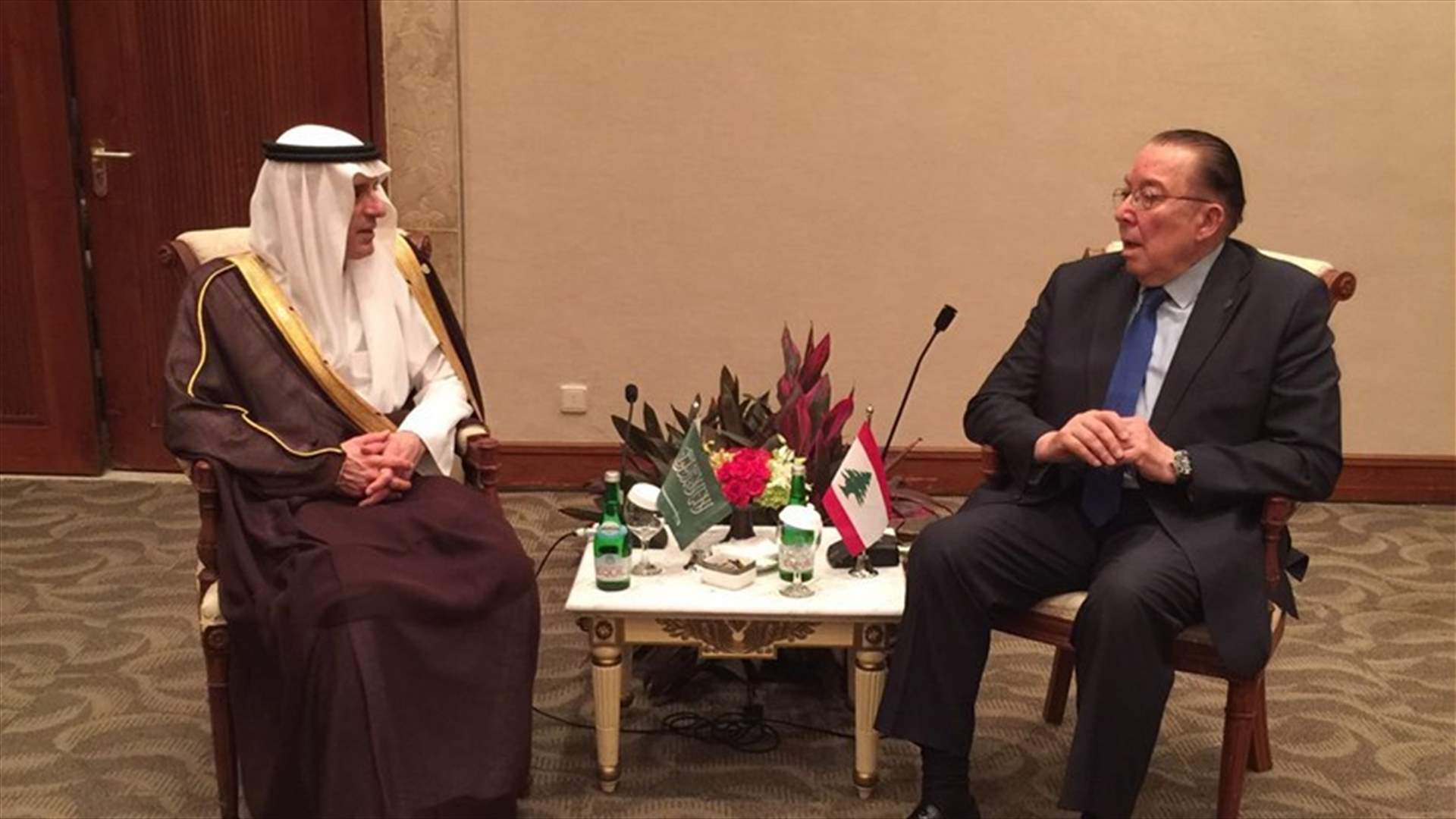 Al-Jubeir to Mashnouq: Saudi steps are not directed against Lebanese government  