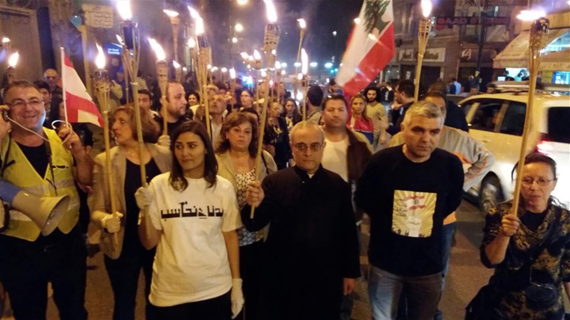 اعتصام للحراك الشعبي تزامنا مع اجتماع اللجنة الوزارية المكلفة متابعة ملف النفايات