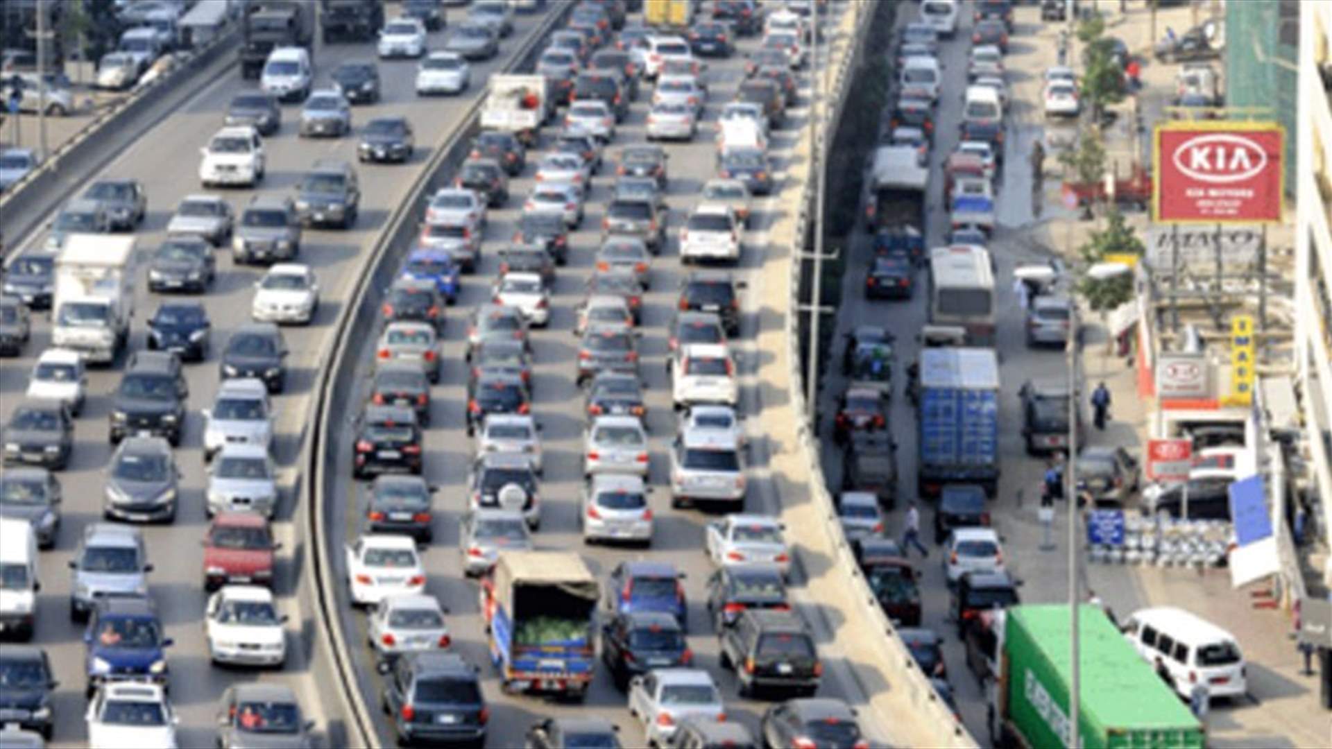 تحويل السير من الدورة باتجاه تمثال المغترب