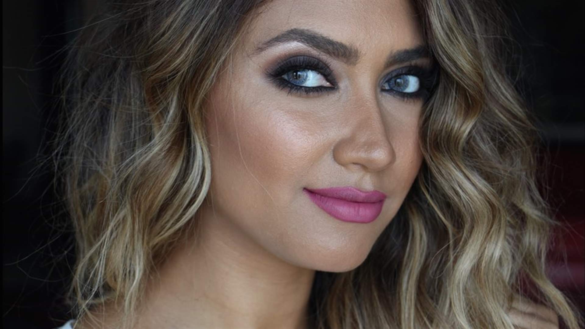 بالفيديو: بالخطوات كيفيّة تطبيق مكياج سموكي رائع