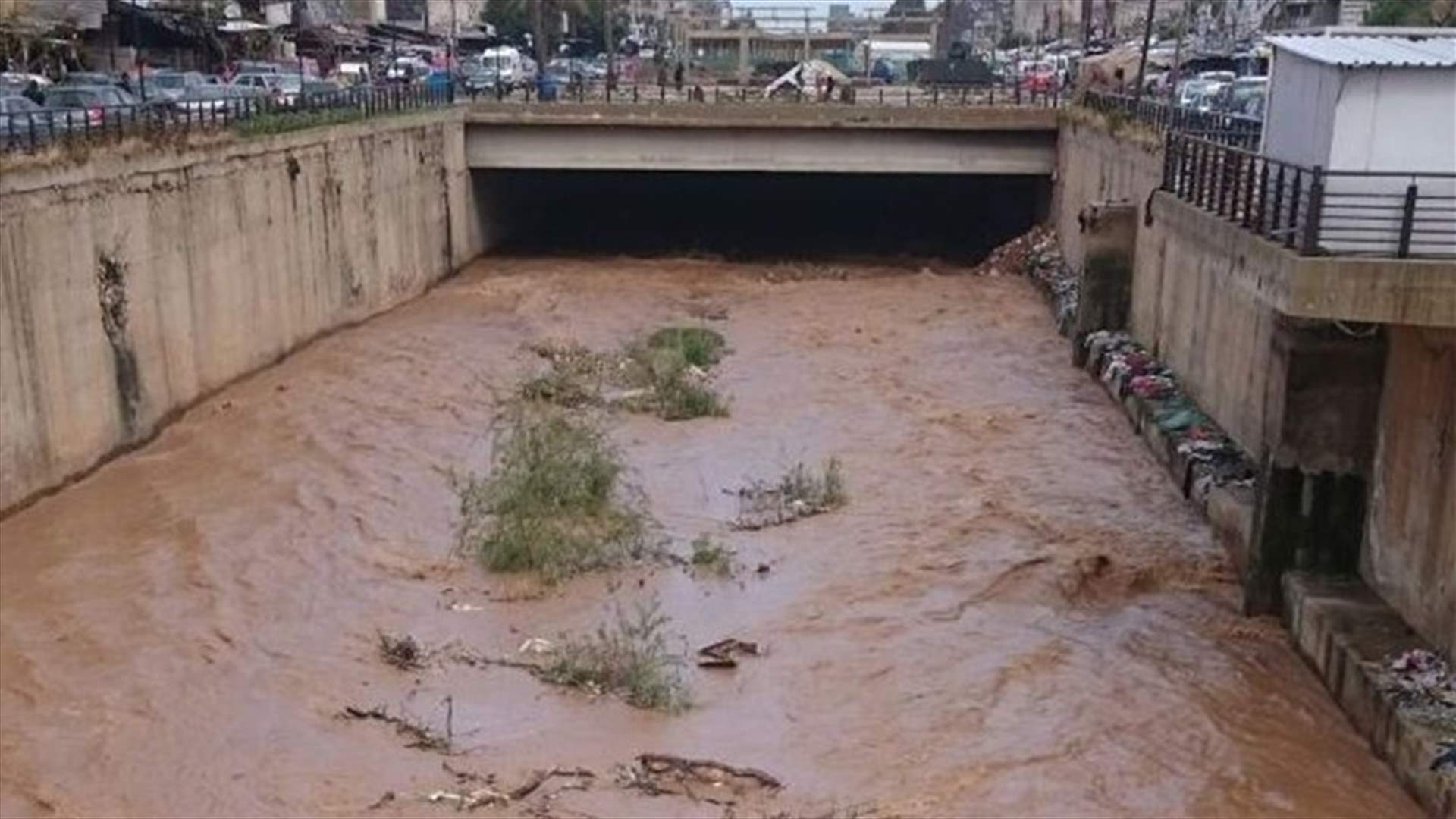 ارتفاع منسوب مياه نهر ابو علي في طرابلس