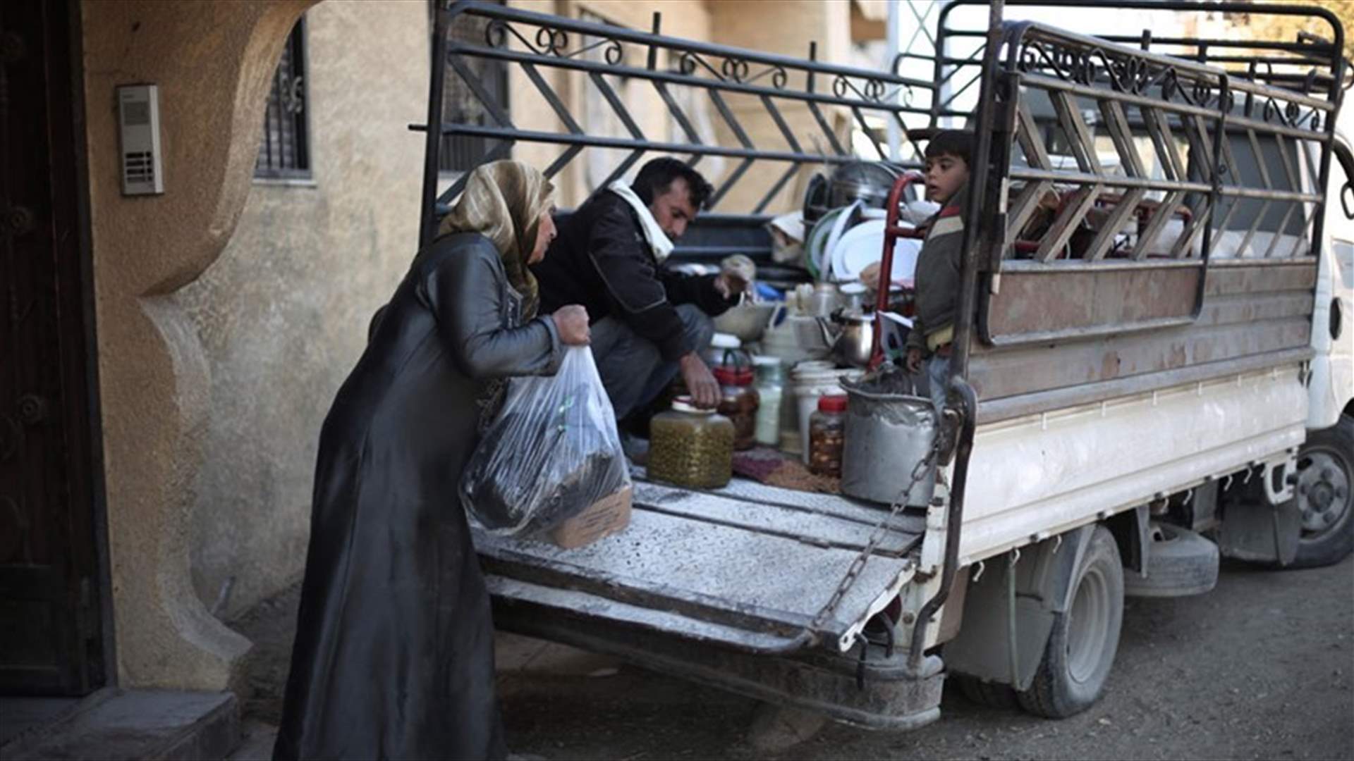 WFP says Syrians eating grass in government-besieged Daraya