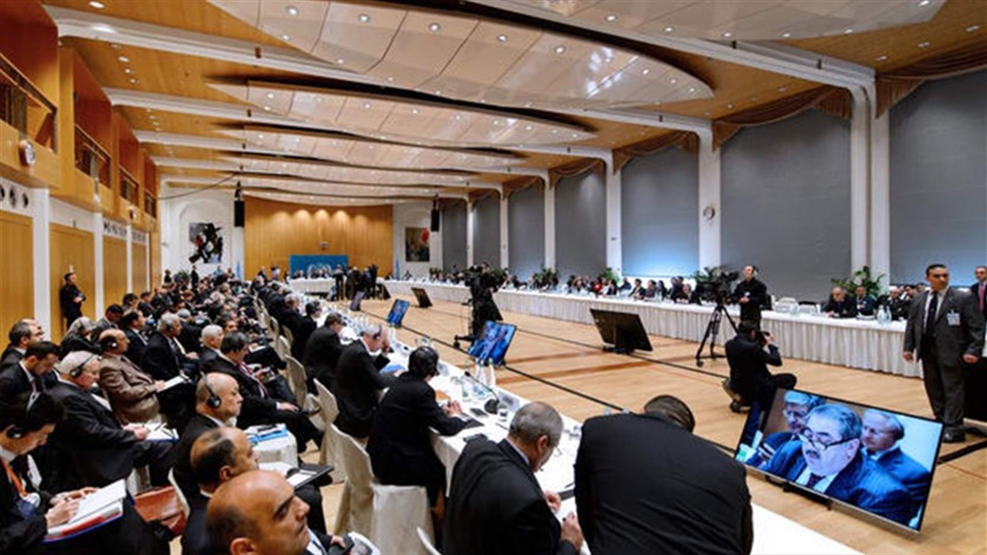 Syria peace talks grind towards pivotal Assad question