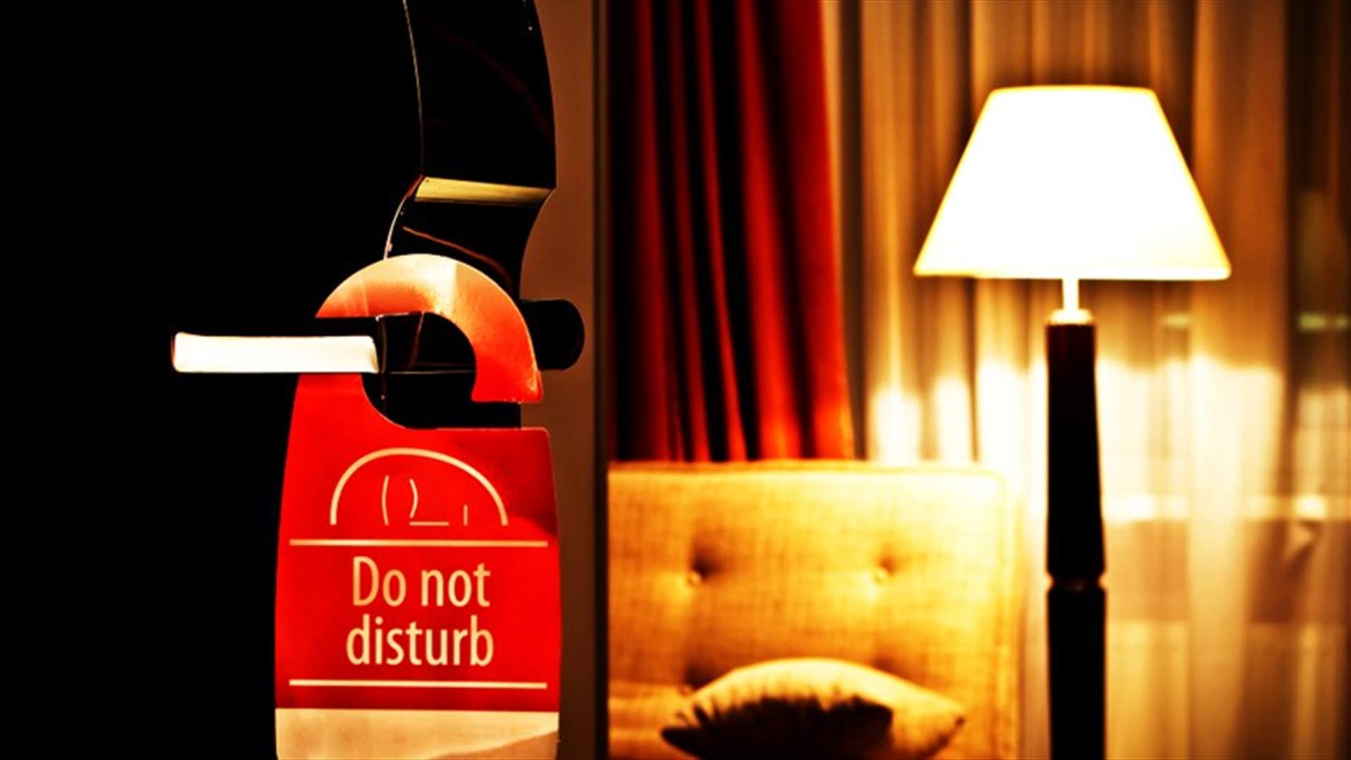 أكثر المواقف إحراجاً لنزلاء الفنادق