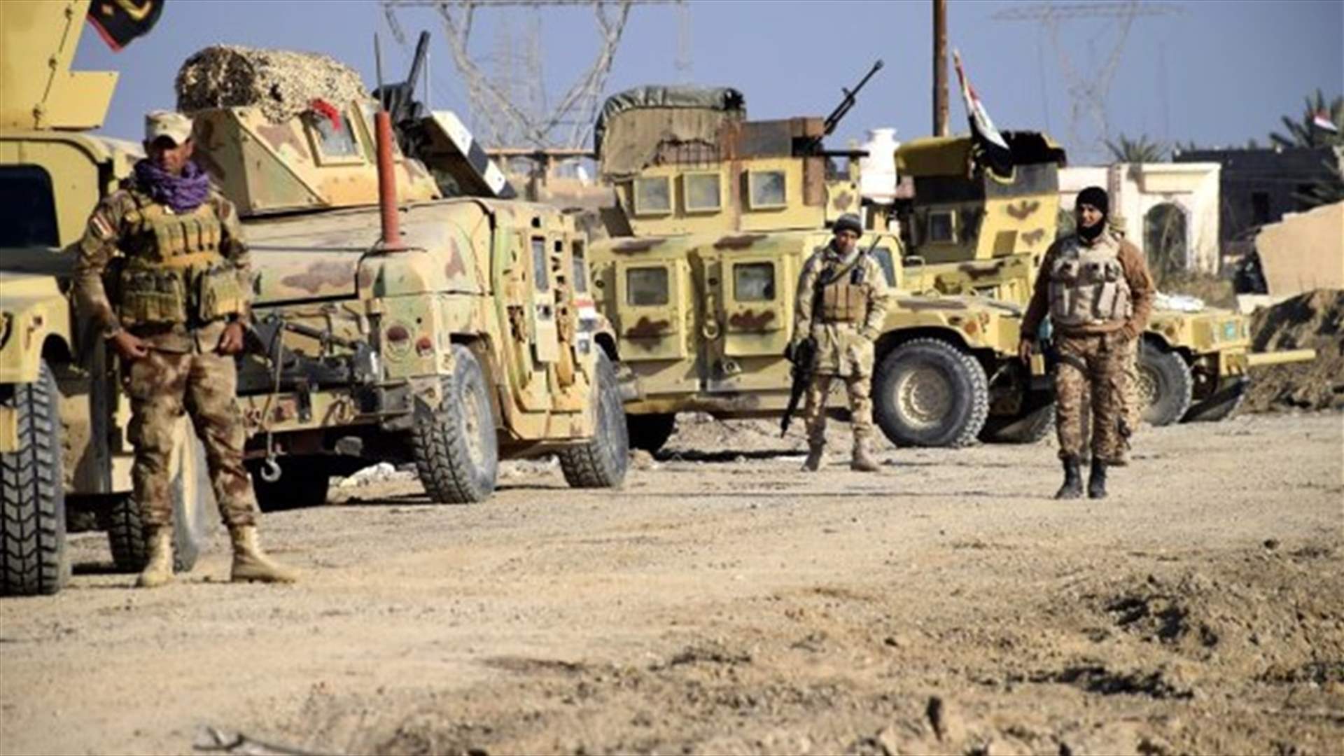 Iraqi forces make slow progress south of Mosul