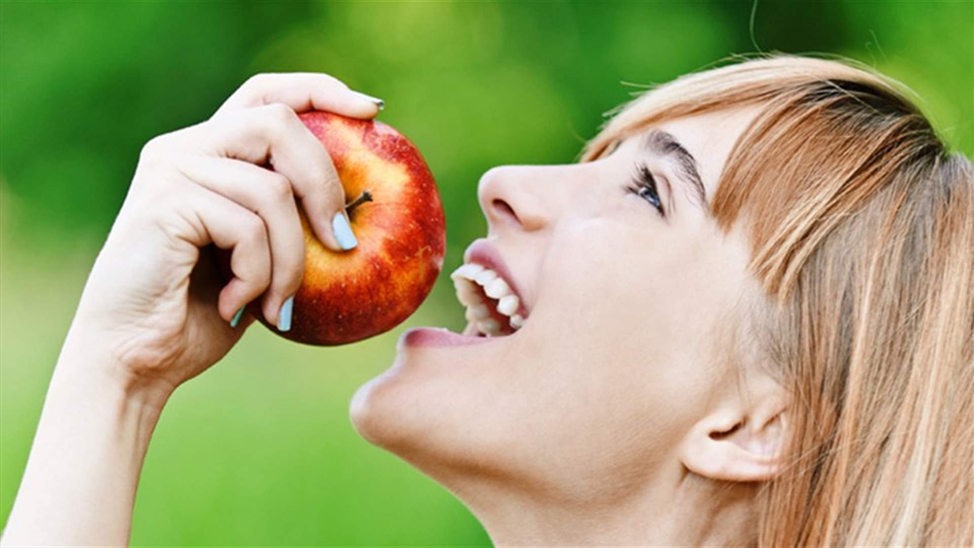 تفاحة في اليوم تغنيك عن زيارة الطبيب