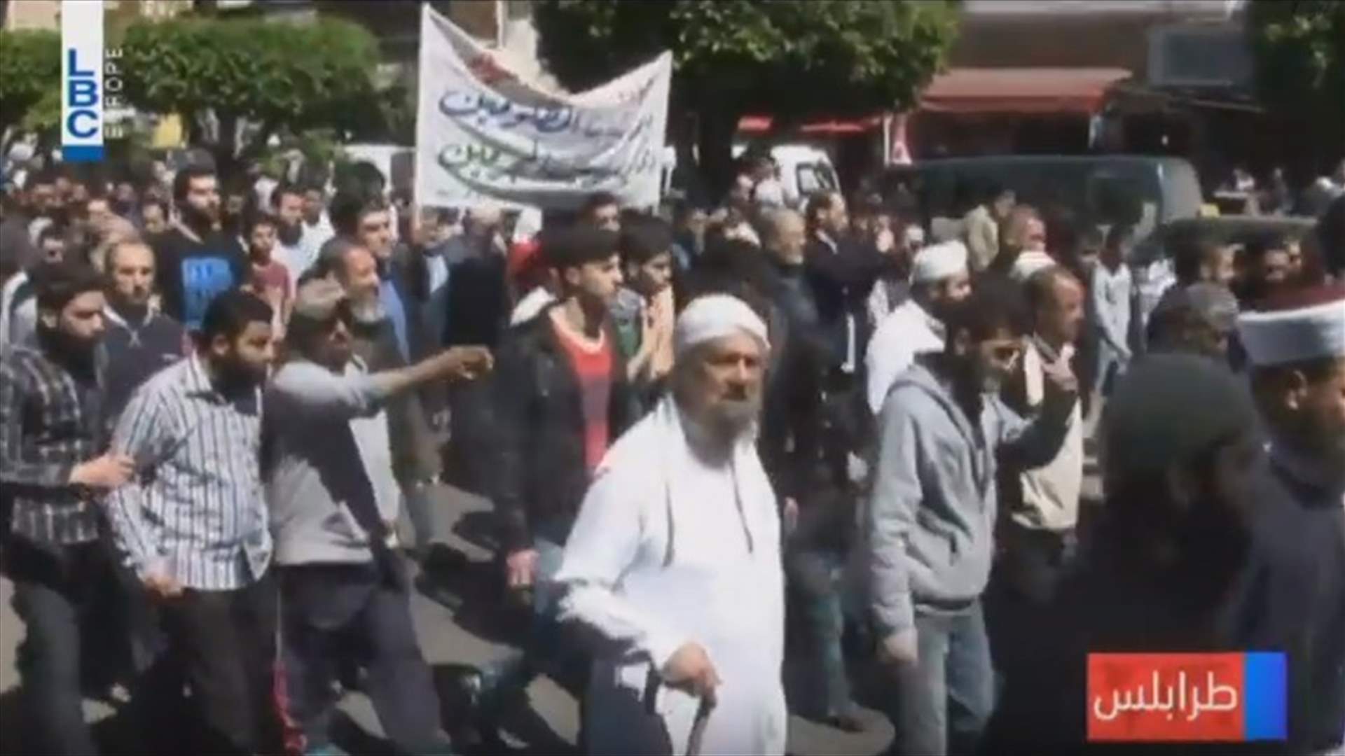 REPORT: Supporters of Assir stage sit-in in Tripoli