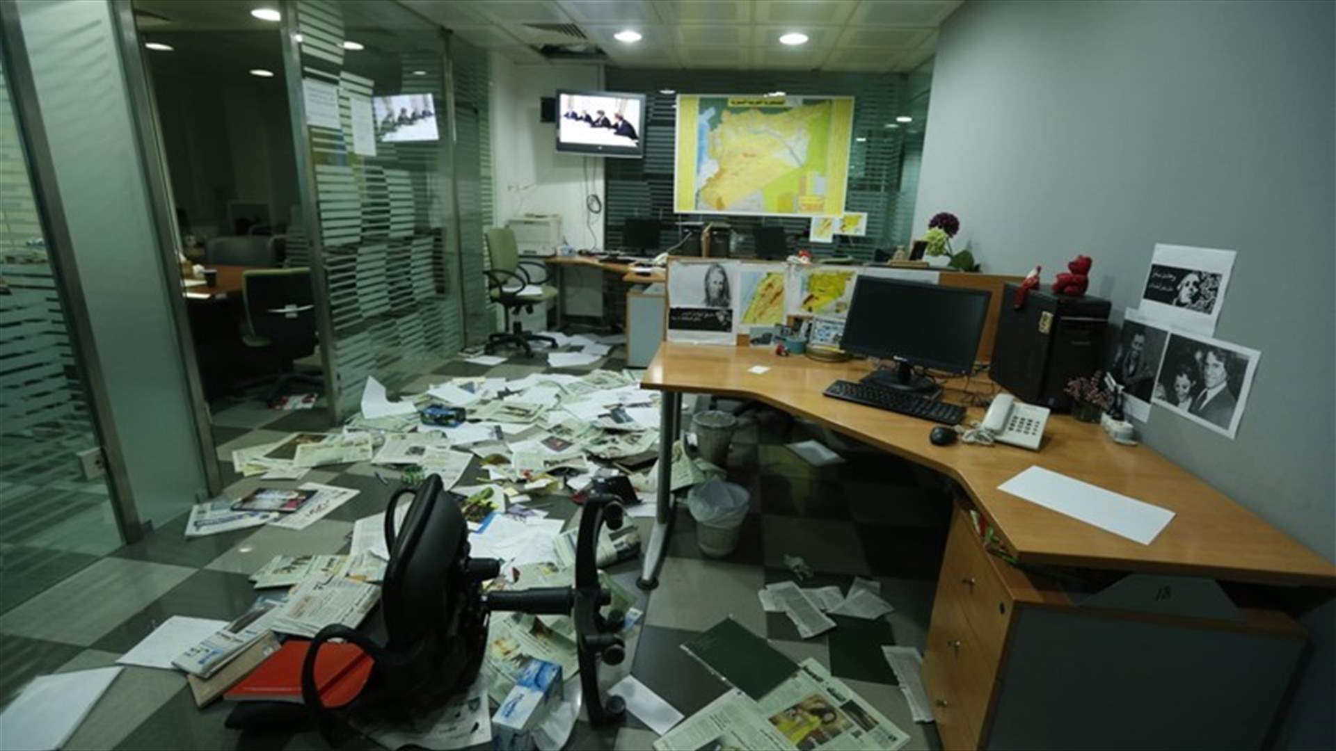 Asharq al-Awsat daily protesters released on bail