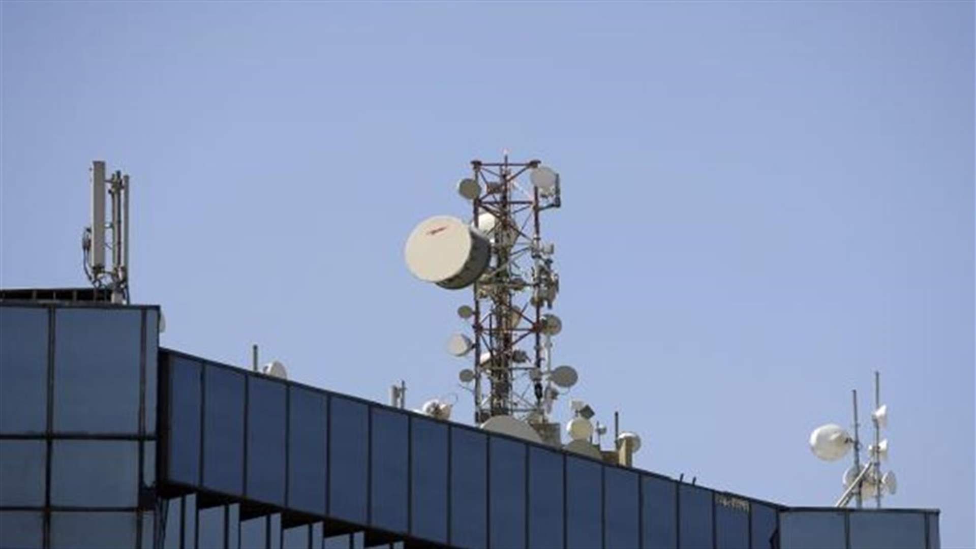 Lebanon's Financial Prosecutor charges 22 people with illegal internet installation 