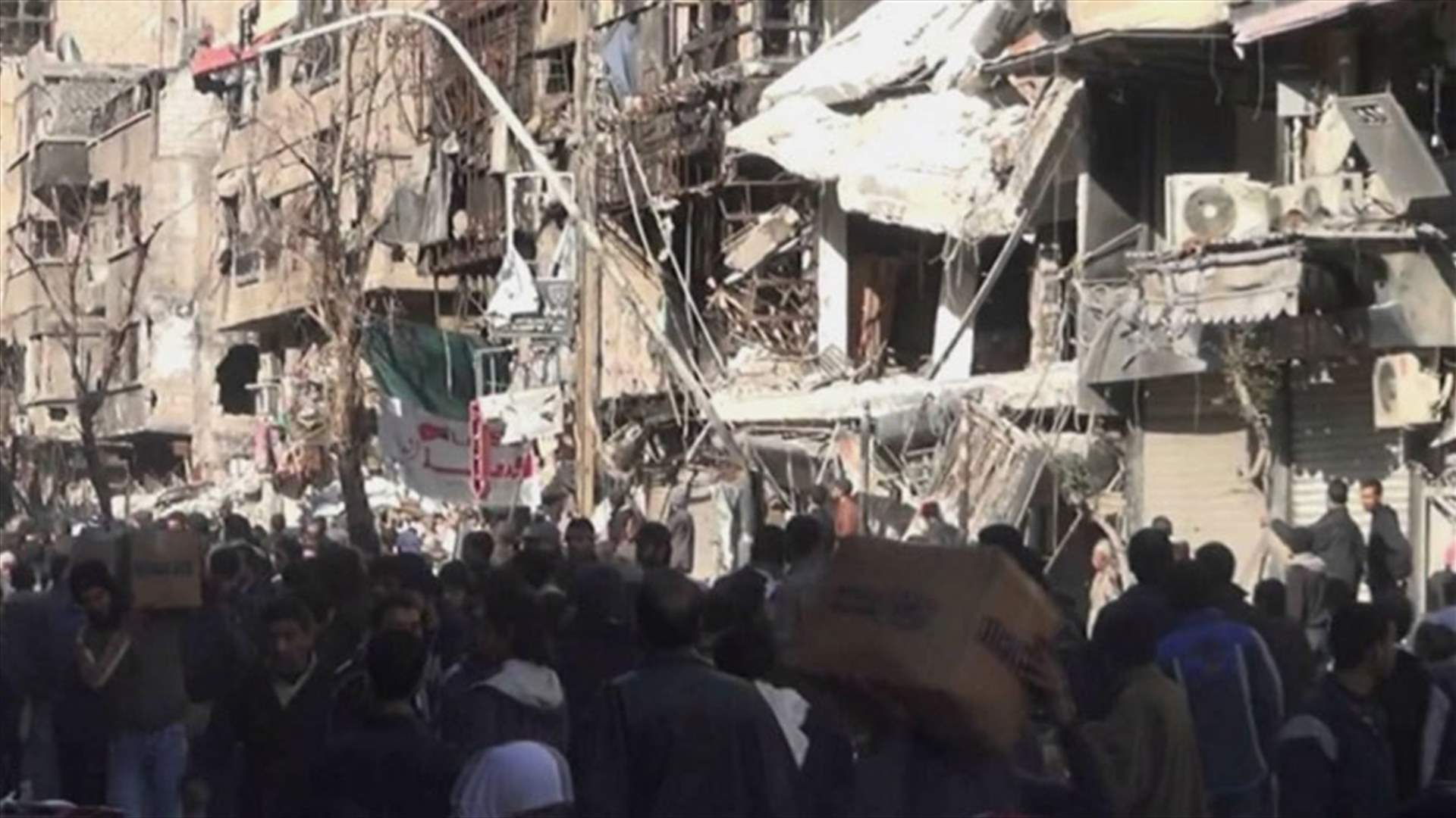 داعش يسيطر على قسم كبير من مخيم اليرموك قرب دمشق 