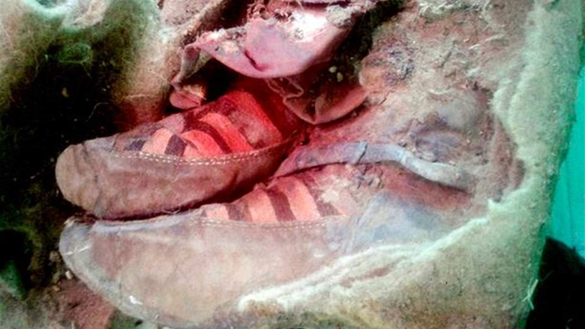 بالصور... مومياء عمرها 1500 عام ترتدي حذاء عصريا 