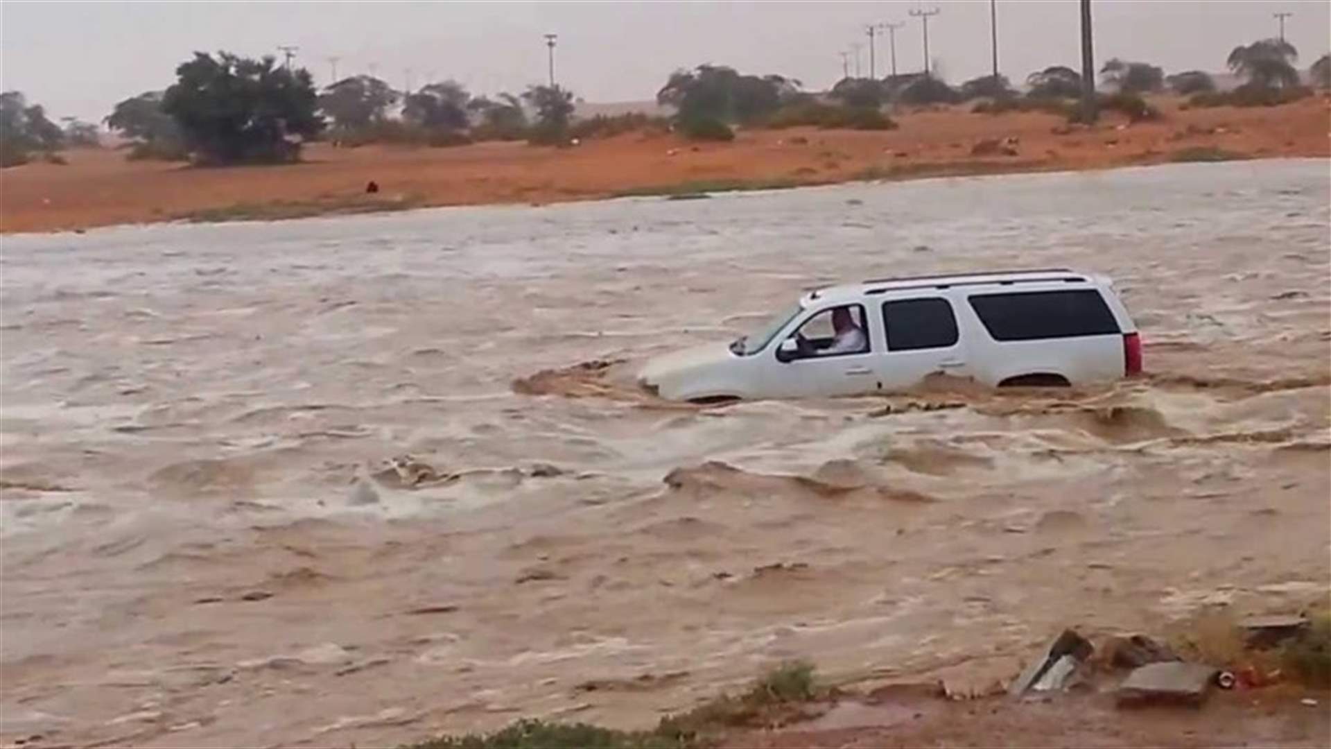 18 قتيلاً في أمطار غزيرة وسيول بالسعودية