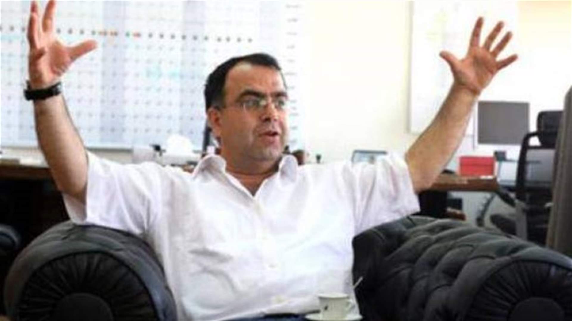 "الأخبار": خلاف كبير بين نادر الحريري وعبد المنعم يوسف