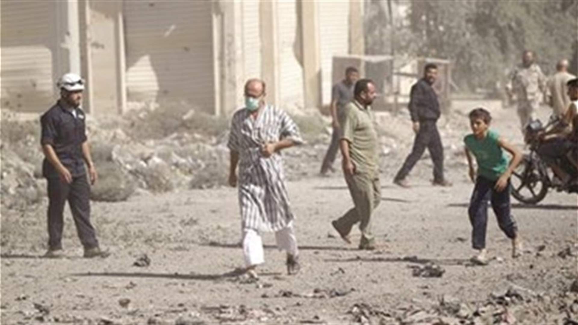 Evacuation from blockaded Syrian towns begins, witness says