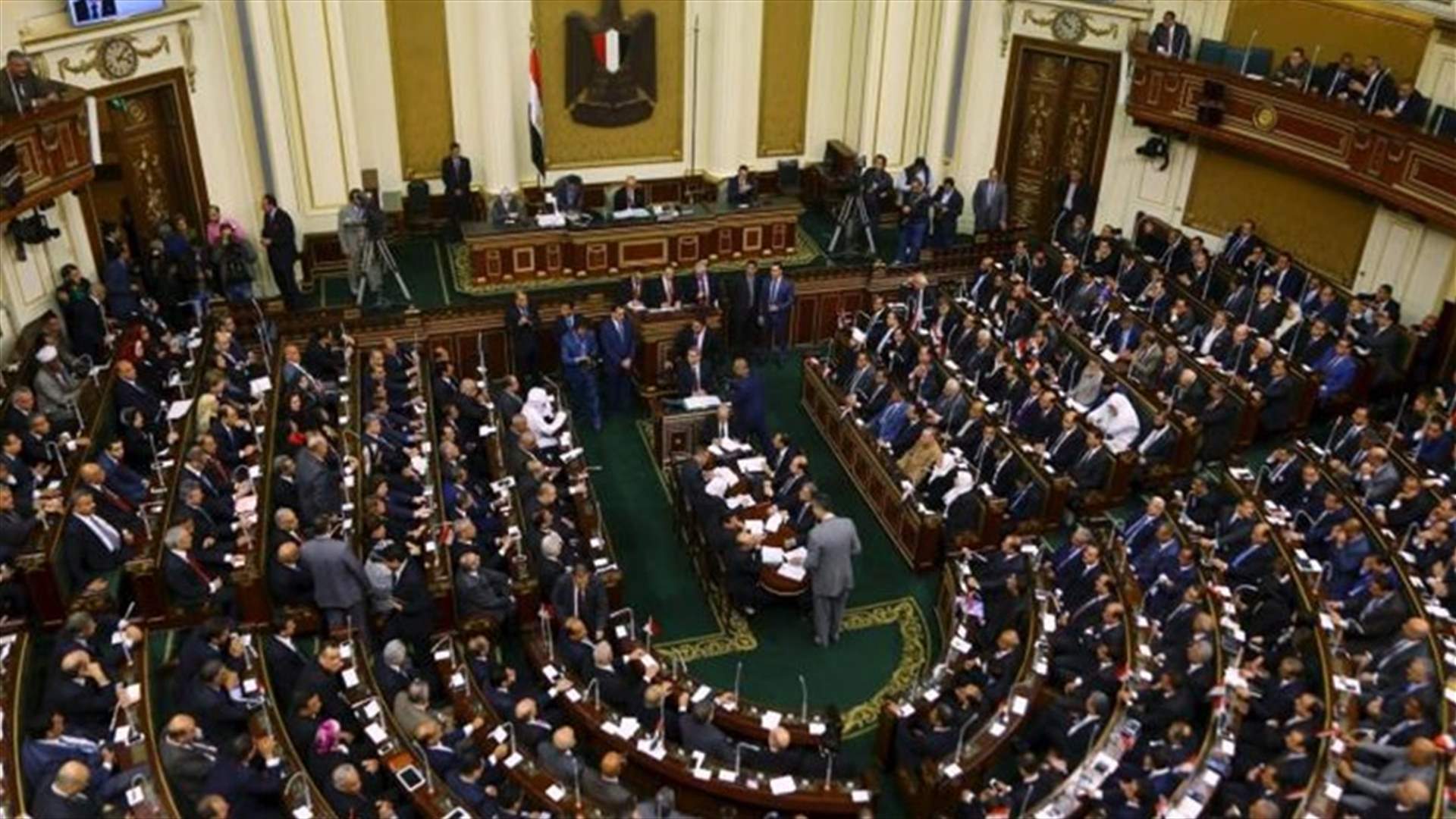 البرلمان المصري يوافق على منح الثقة لحكومة شريف إسماعيل