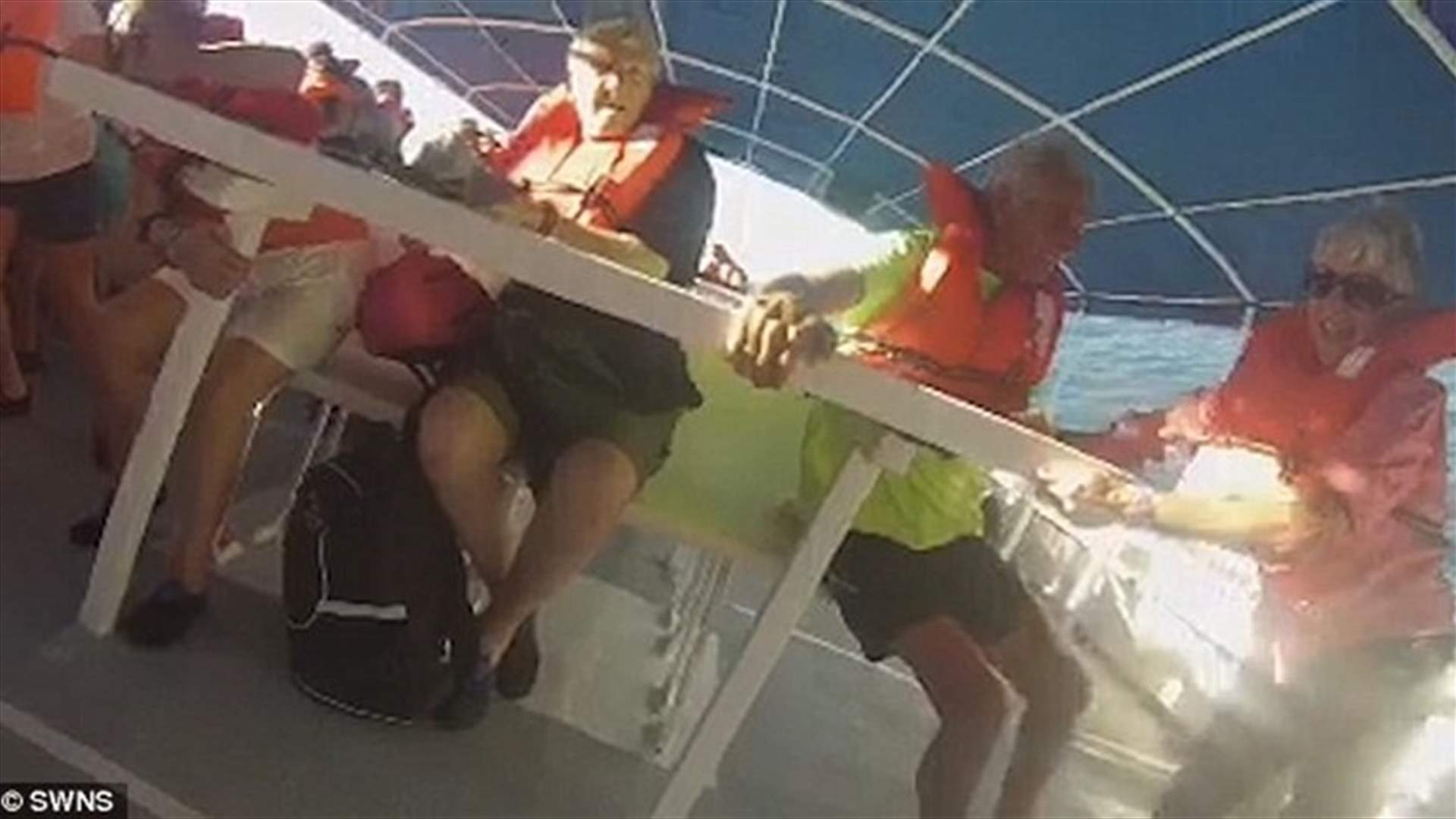 فيديو مرعب لغرق مركب للسيّاح في كوستا ريكا