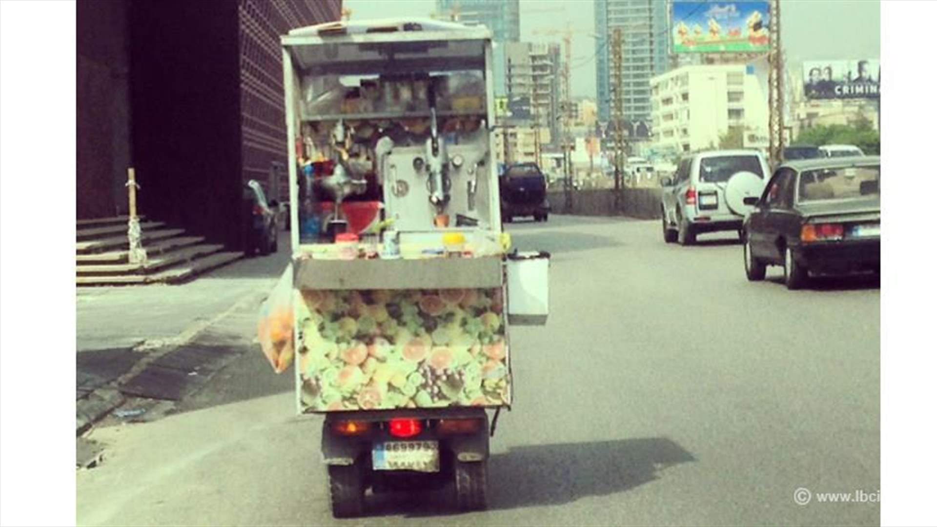 قهوته على ظهره...