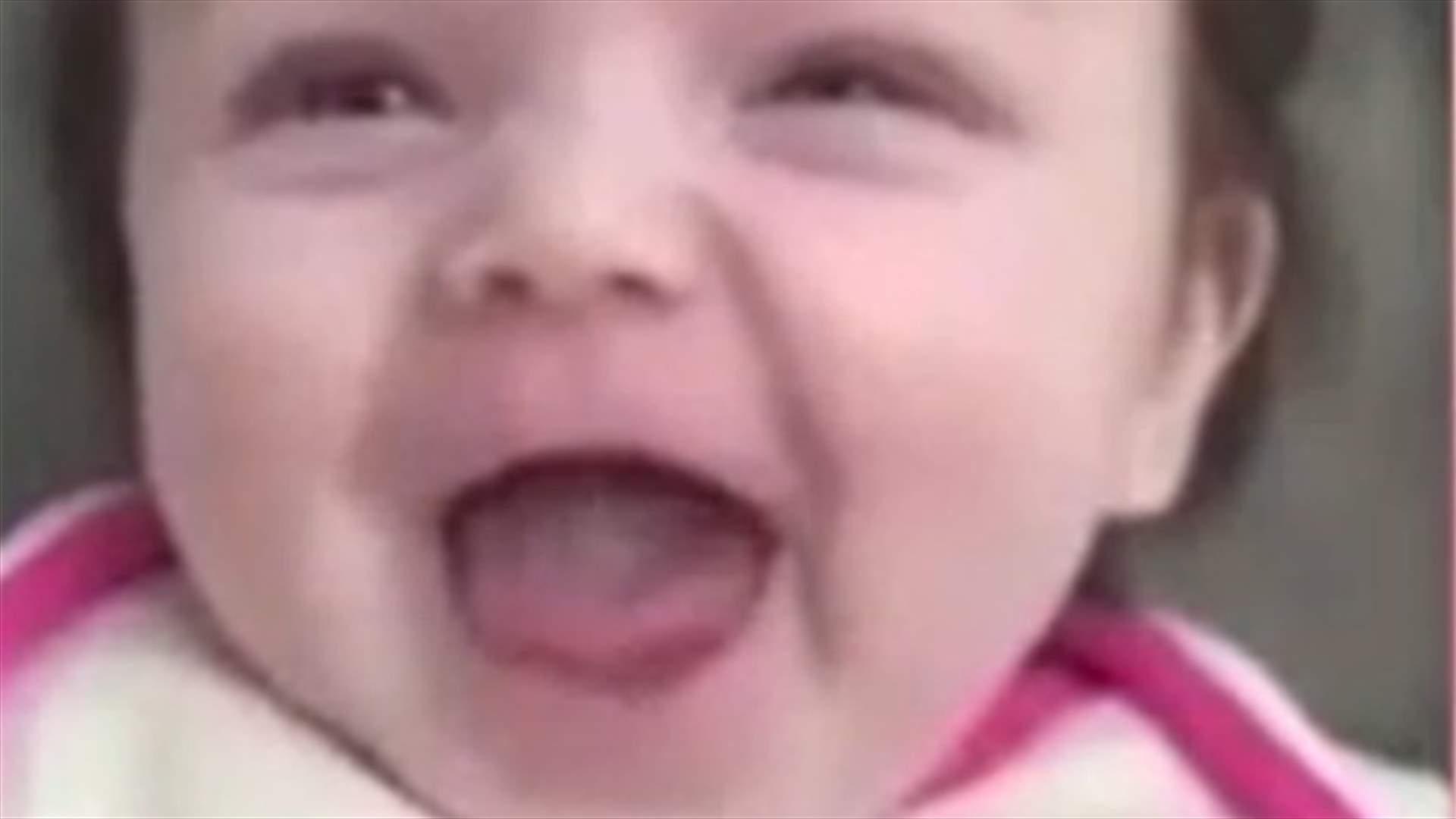 بالفيديو: طفلة في أسبوعها العاشر تصدم والدتها بكلمتها الأولى!
