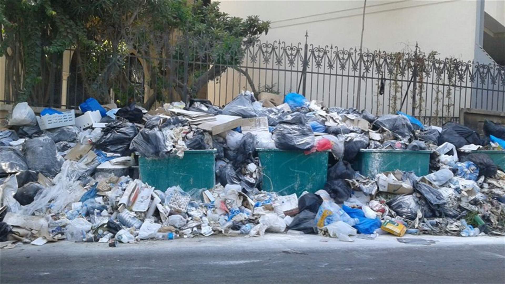 روائح النفايات تعم مناطق في المتن...والاهالي يناشدون المعنيين التحرك