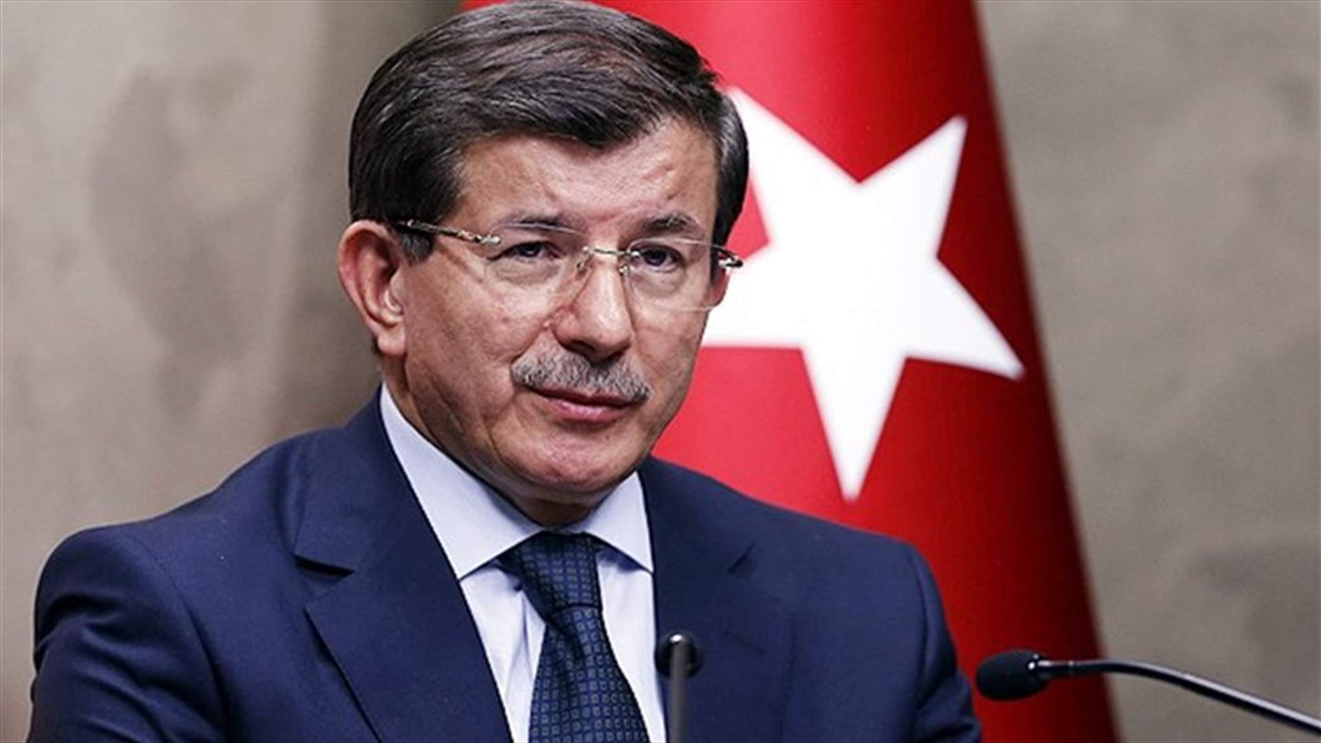 داوود اوغلو يؤكد ان الدستور التركي الجديد سيبقي على النظام العلماني