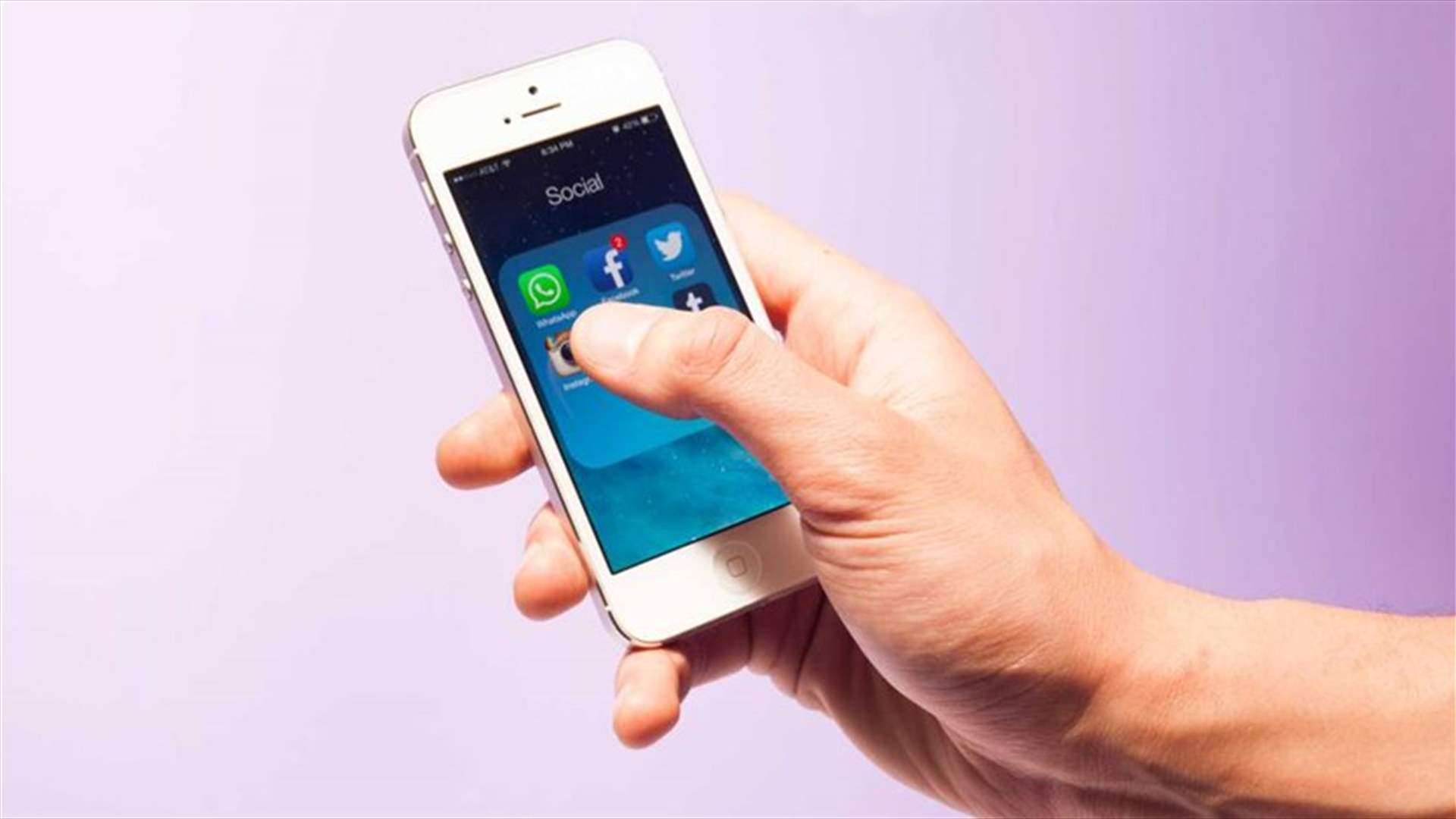 علميّاً: هكذا تدمّر الهواتف الذكيّة حياتكم العاطفيّة