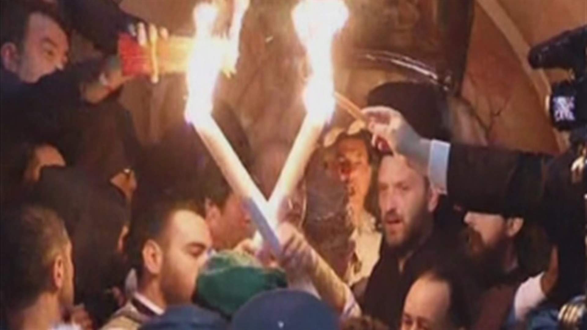 الشعلة المقدسة تشع نورا