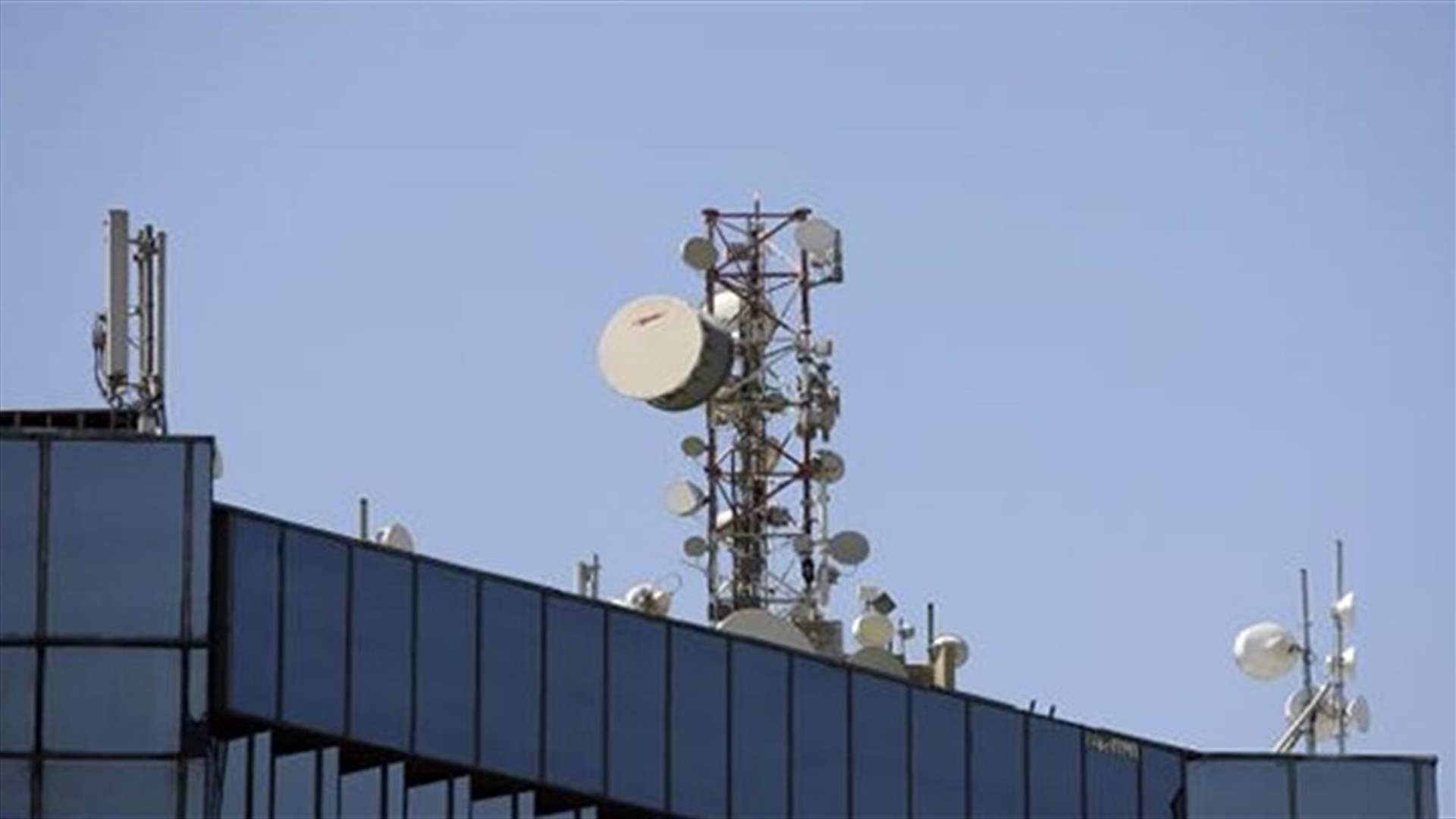 Judge issues 5 arrest warrants in illegal internet case