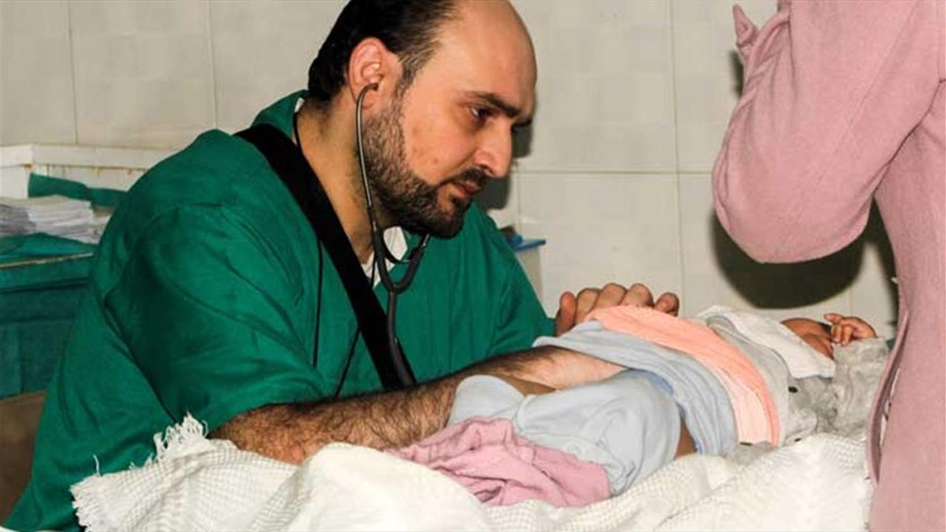 حلب تبكي طبيب أطفالها الوحيد... اللحظات الأخيرة لمحمد وسيم معاذ قبل قصف مستشفى القدس