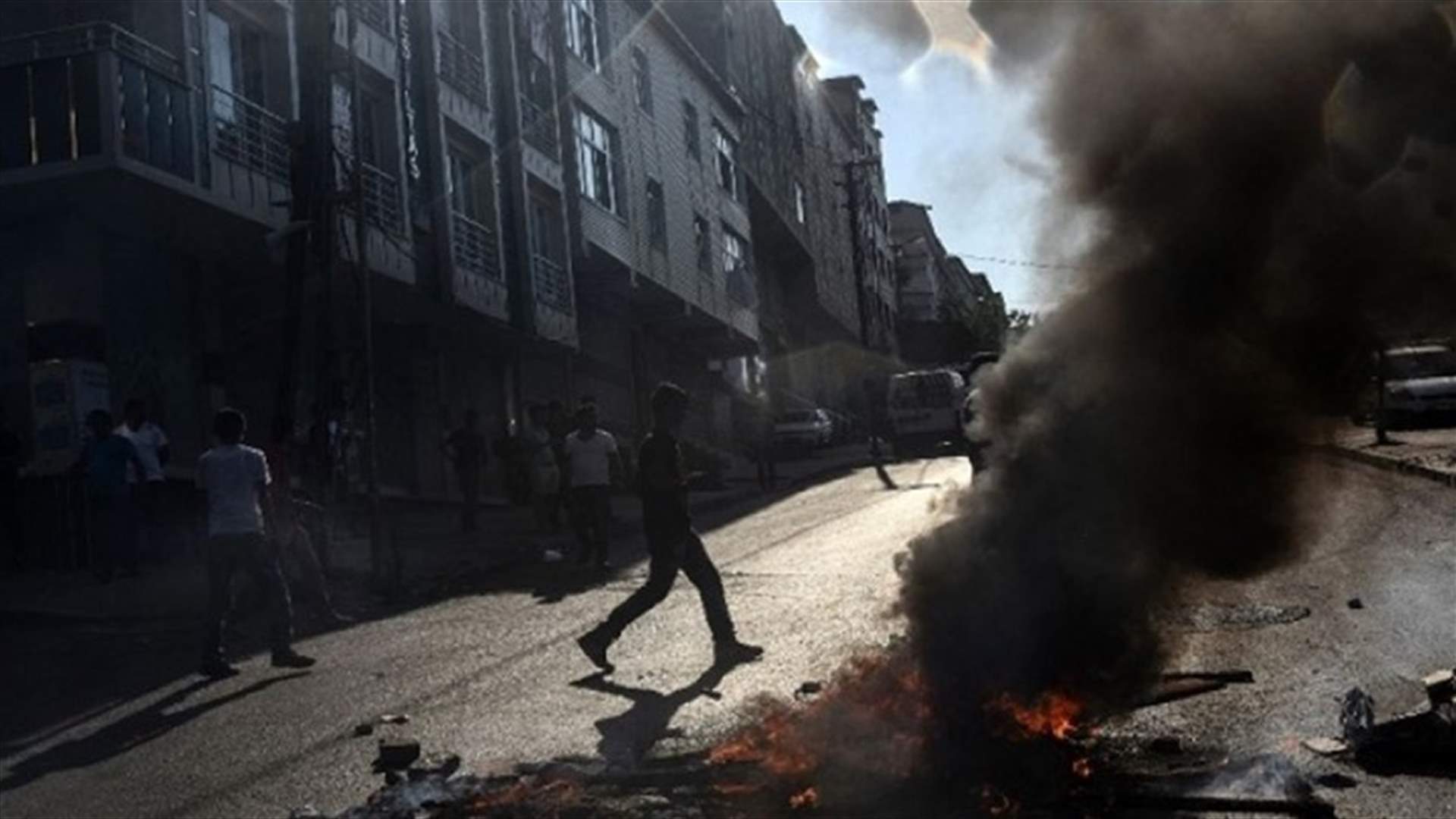 الشرطة تطلق الغاز المسيل للدموع وتحتجز 200 في مواجهات باسطنبول