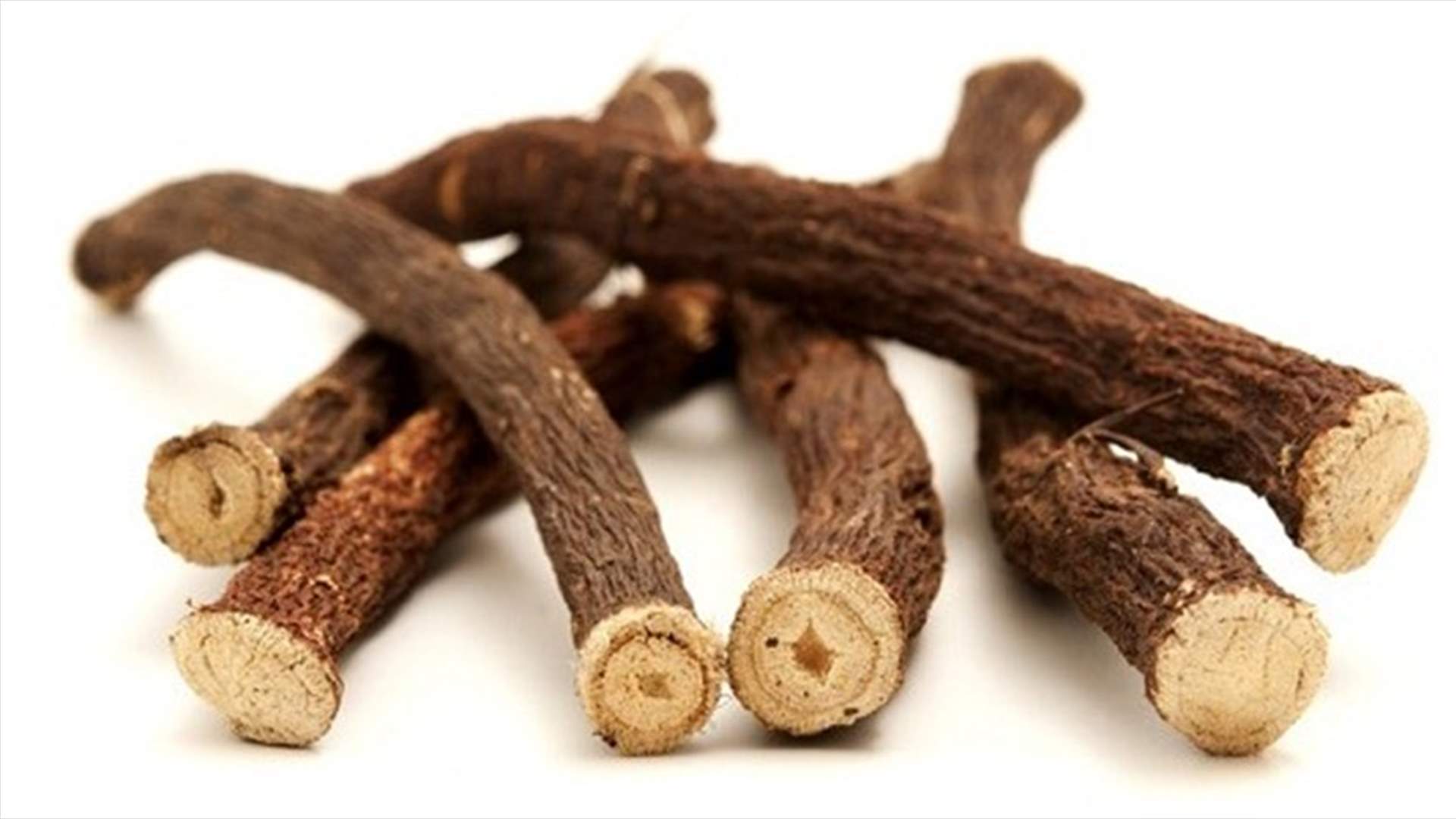 3 طرق طبيعيّة لاستخدام جذور عرق السوس