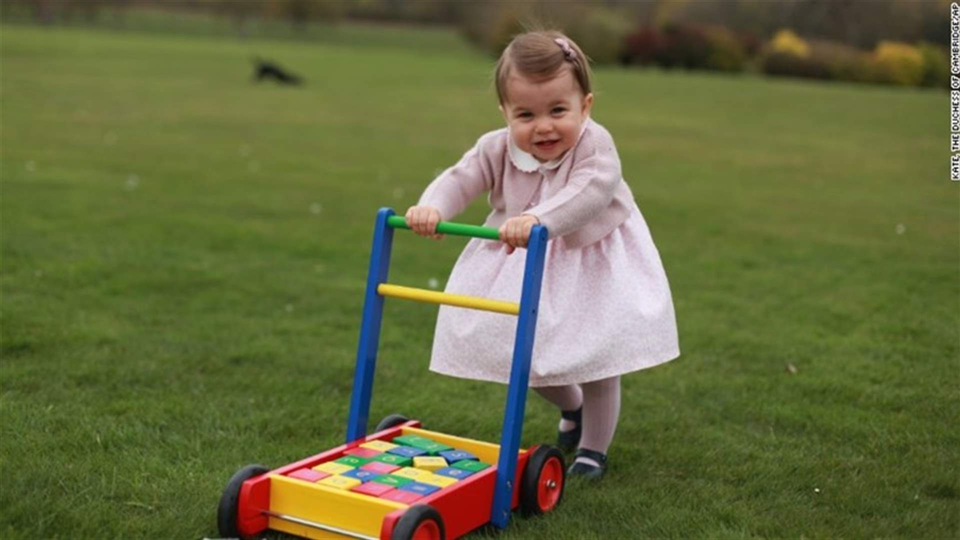 بالصور: الأميرة شارلوت تبلغ عامها الأول