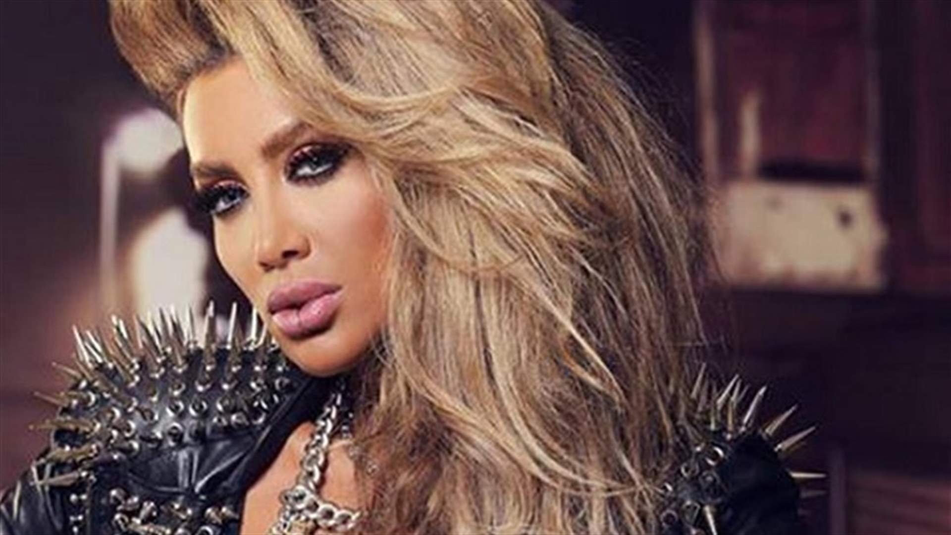 صورة غير مُتوقّعة من مايا دياب إلى كارهيها