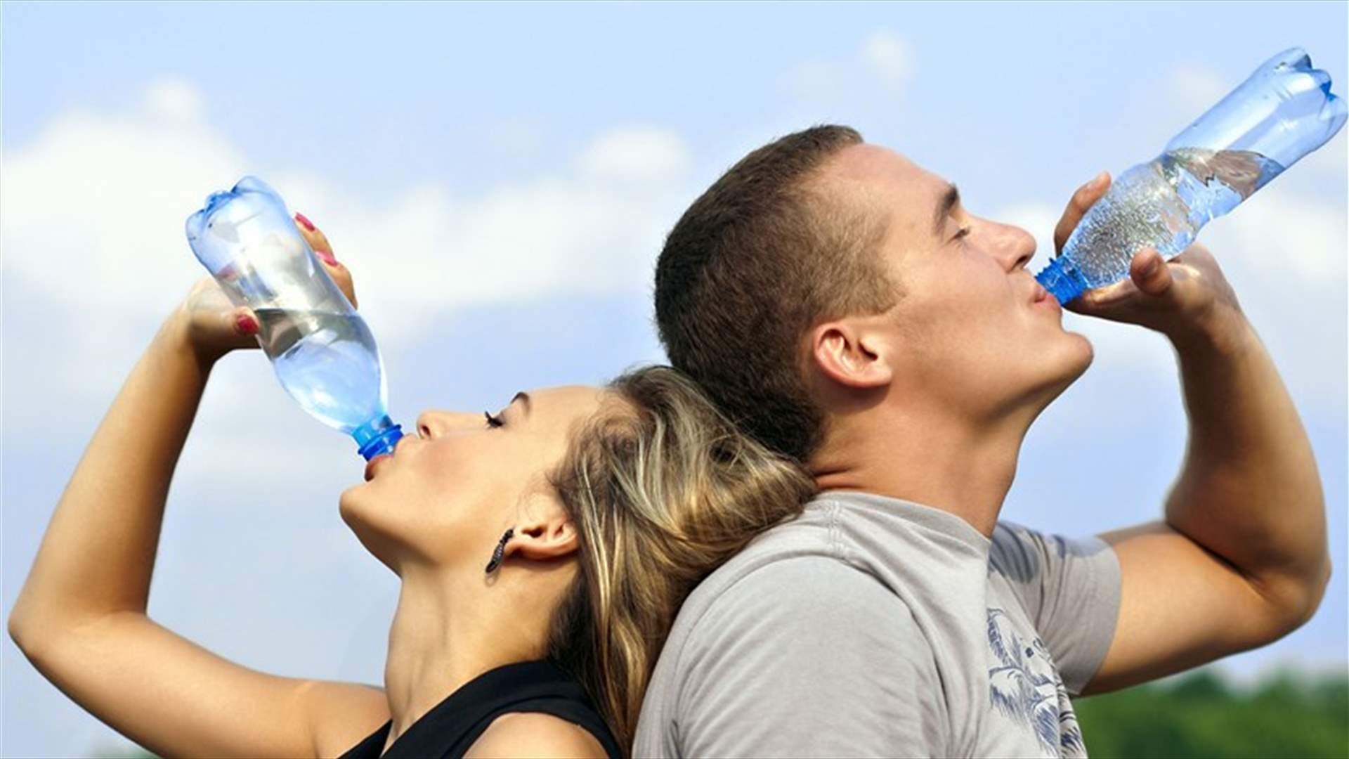 كيف يساعد شرب الماء قبل تناول الطعام على انقاص الوزن؟