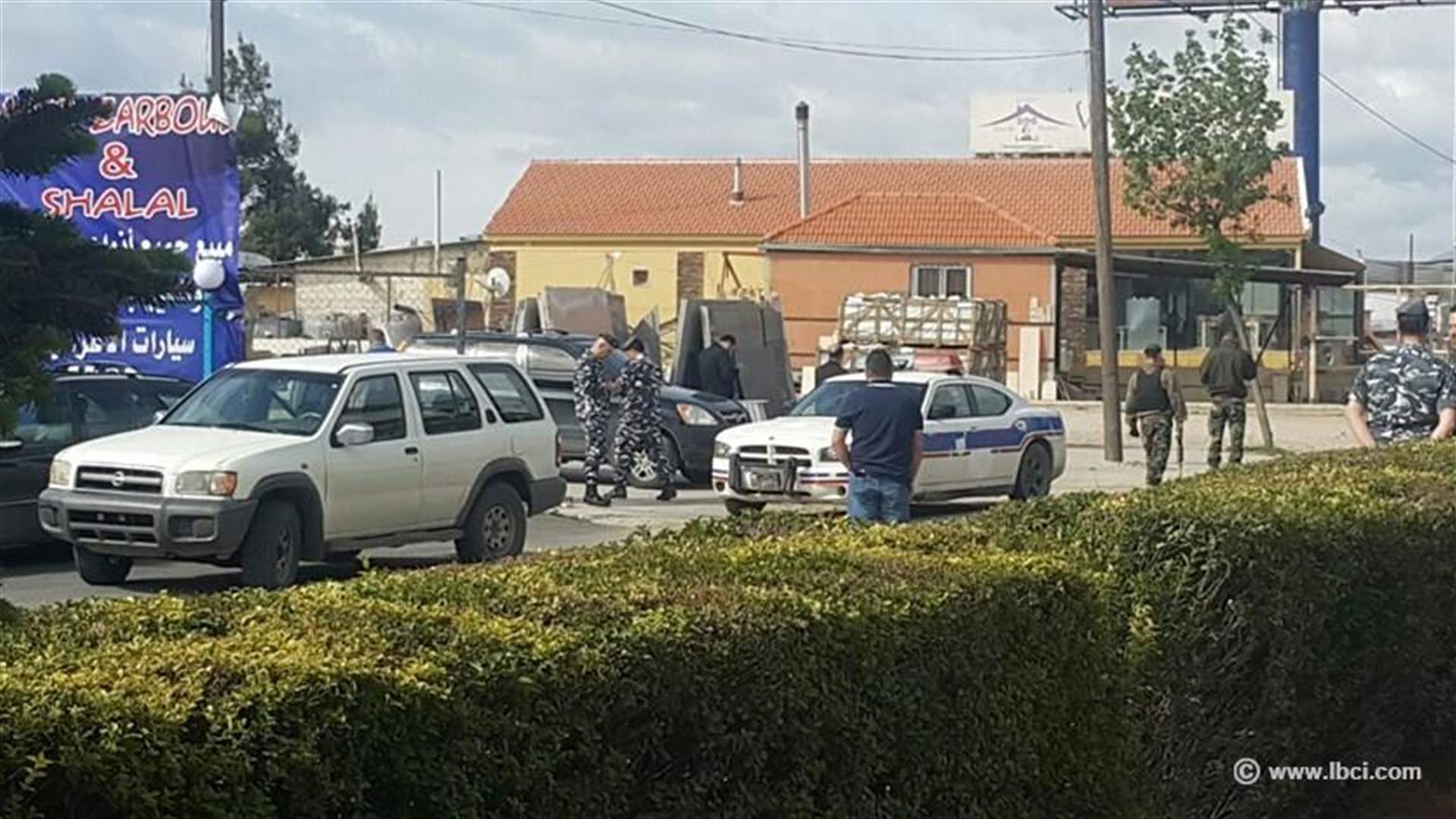 بالصور: تفكيك عبوة معدة للتفجير في سعدنايل