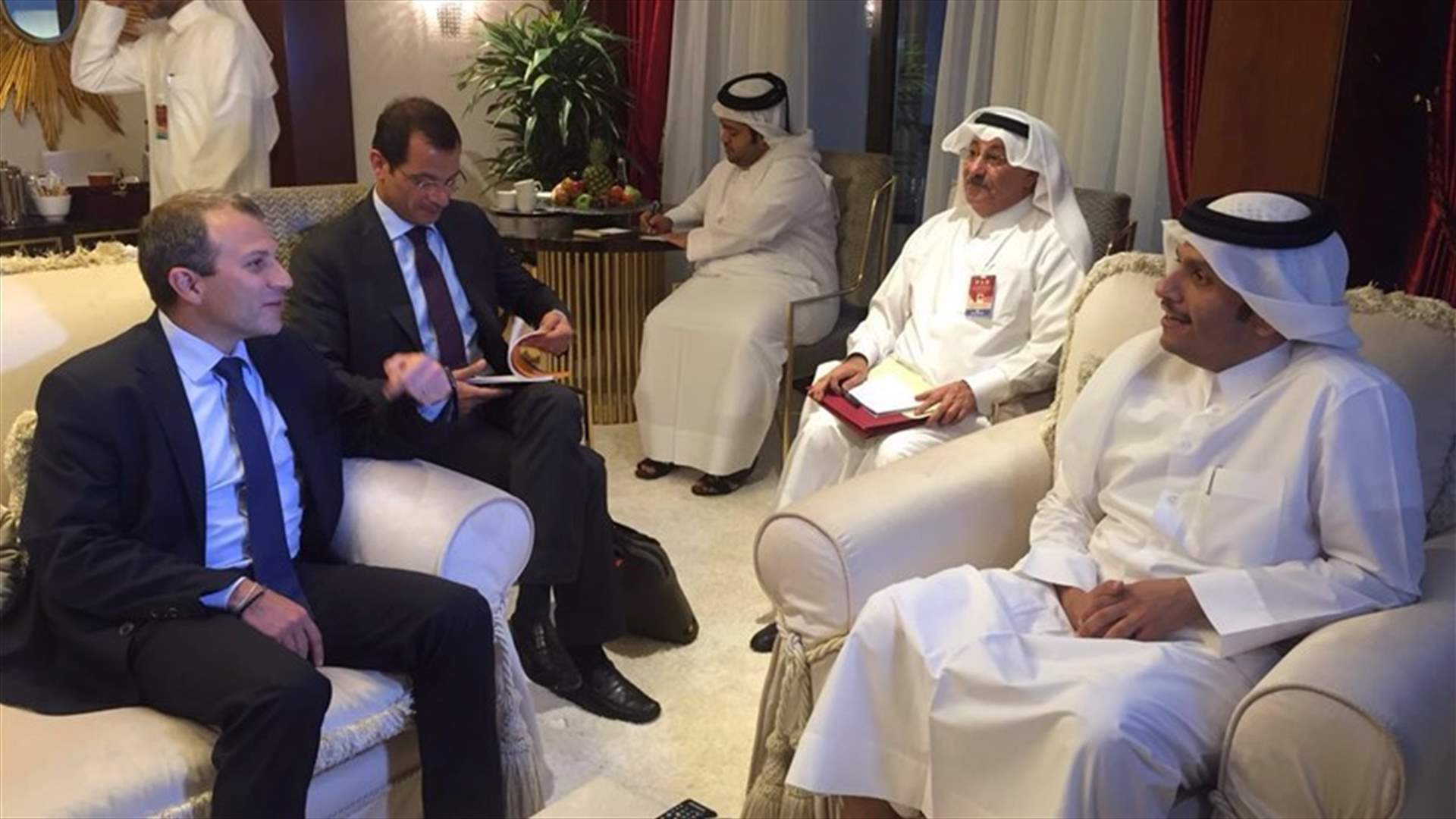 باسيل التقى في الدوحة نظيره القطري