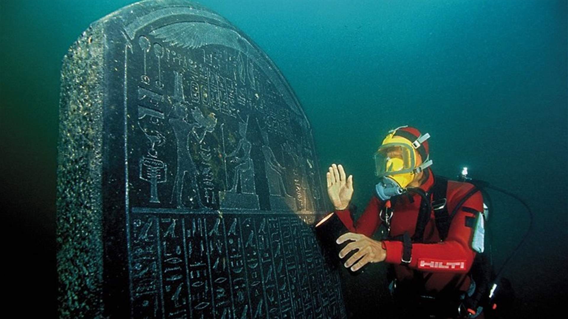 بالصور: للمرّة الأولى... عرض آثار مدينة "أتلانتس المصرية" الغارقة في لندن